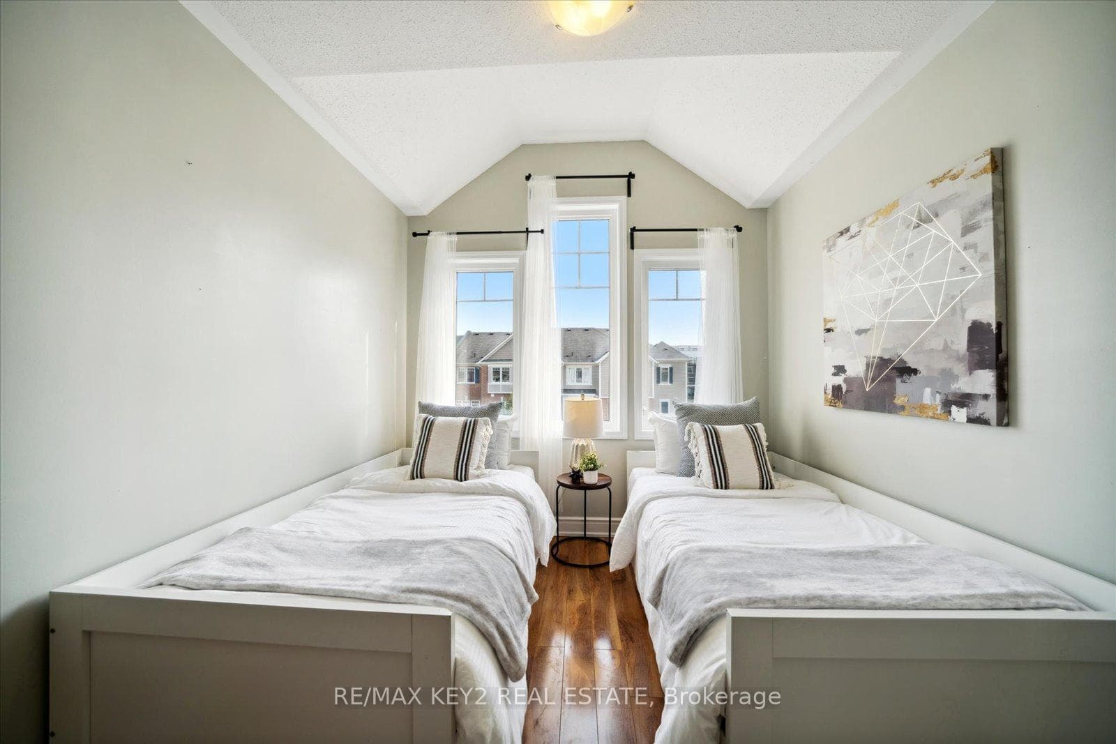 1752 Byford Street photo 29