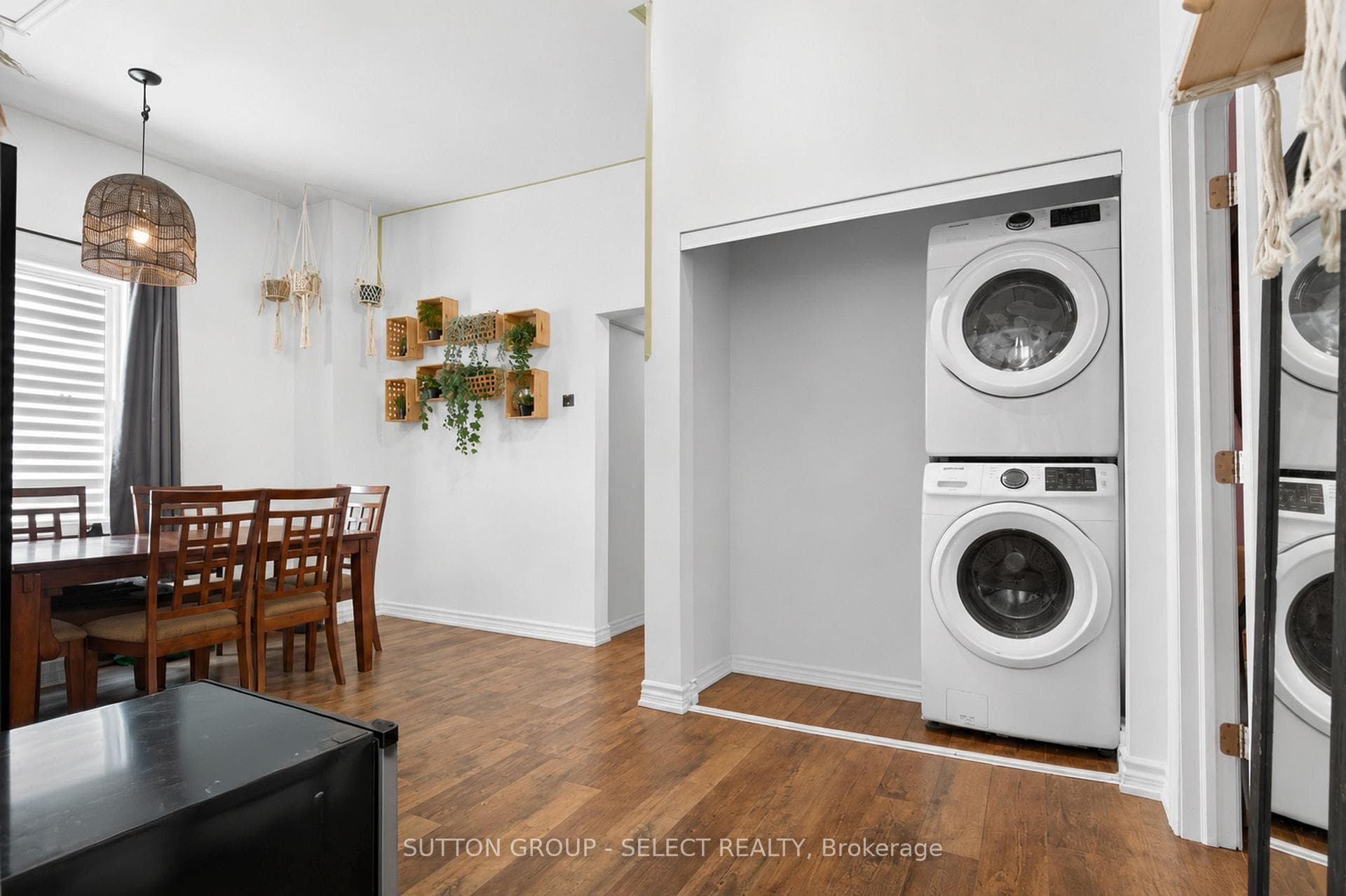 174 Clarence Street photo 8