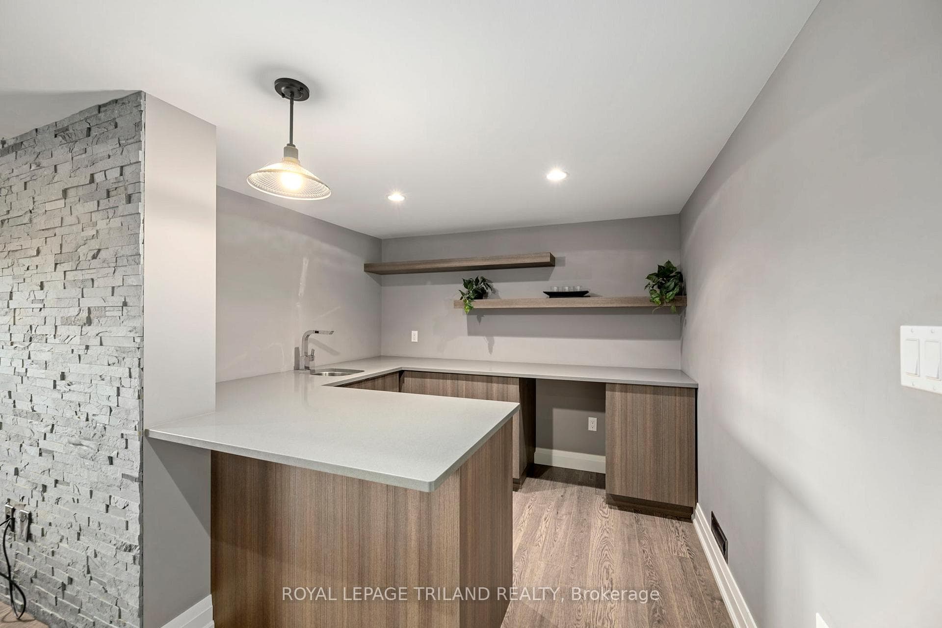 1010 Longworth Road photo 40