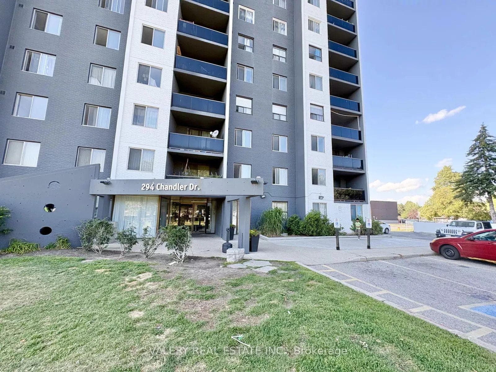 294 Chandler Drive Unit 103 photo 4