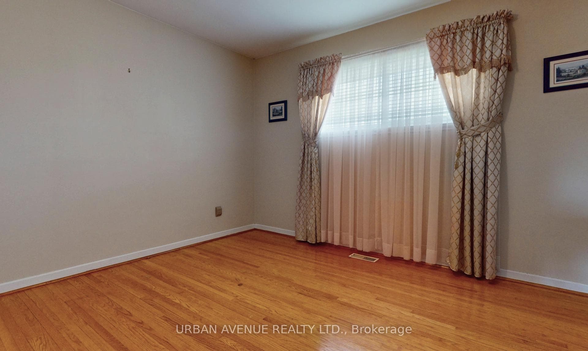 553 Bayly Street photo 14