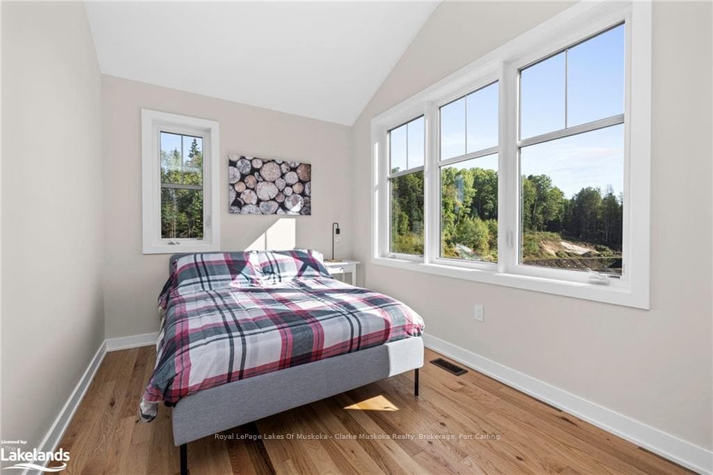 1037 GREENSVIEW Drive Unit 56 photo 8