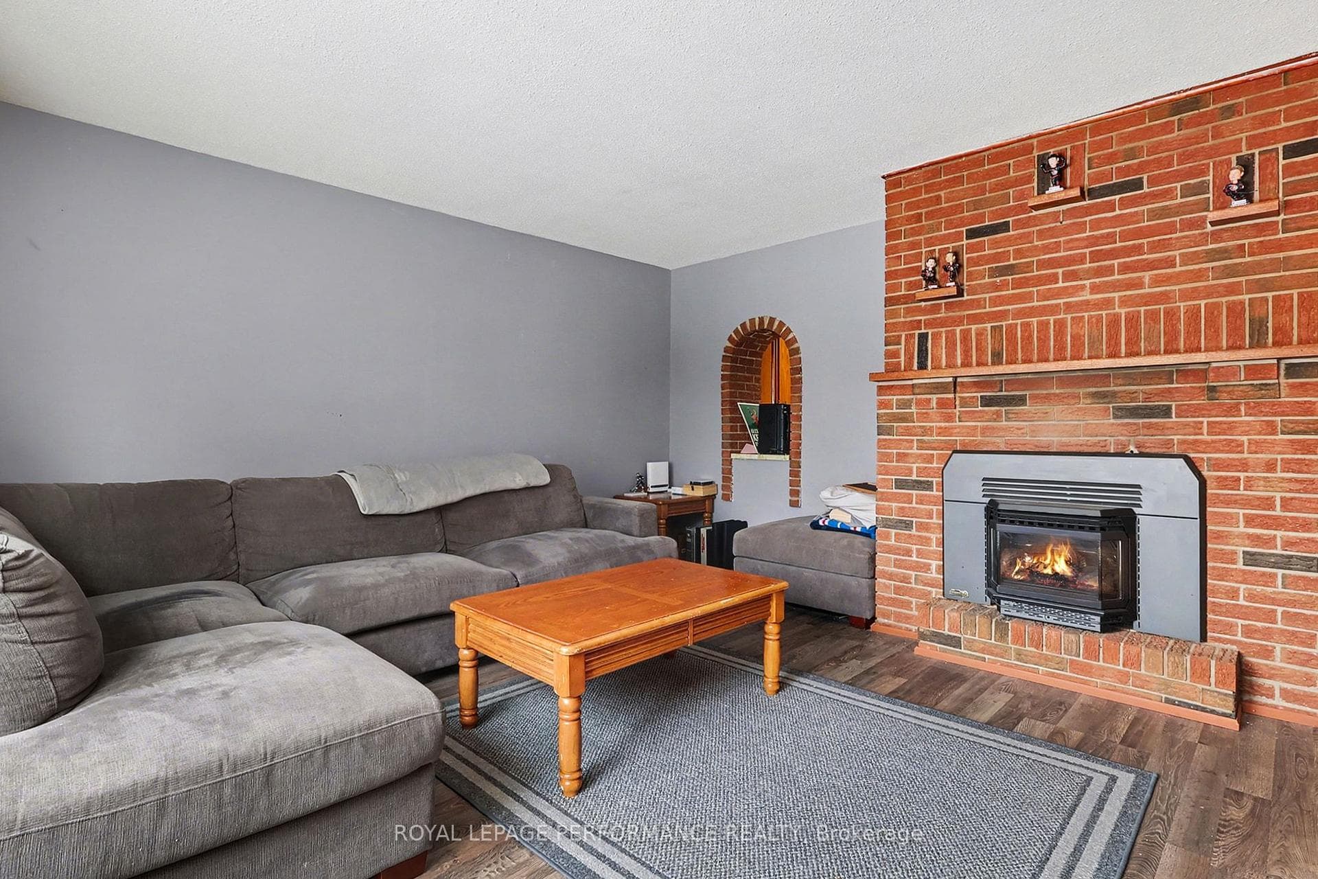 Gas fireplace