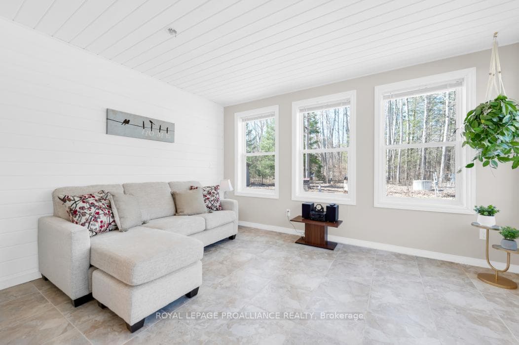 35 Denison Drive photo 21