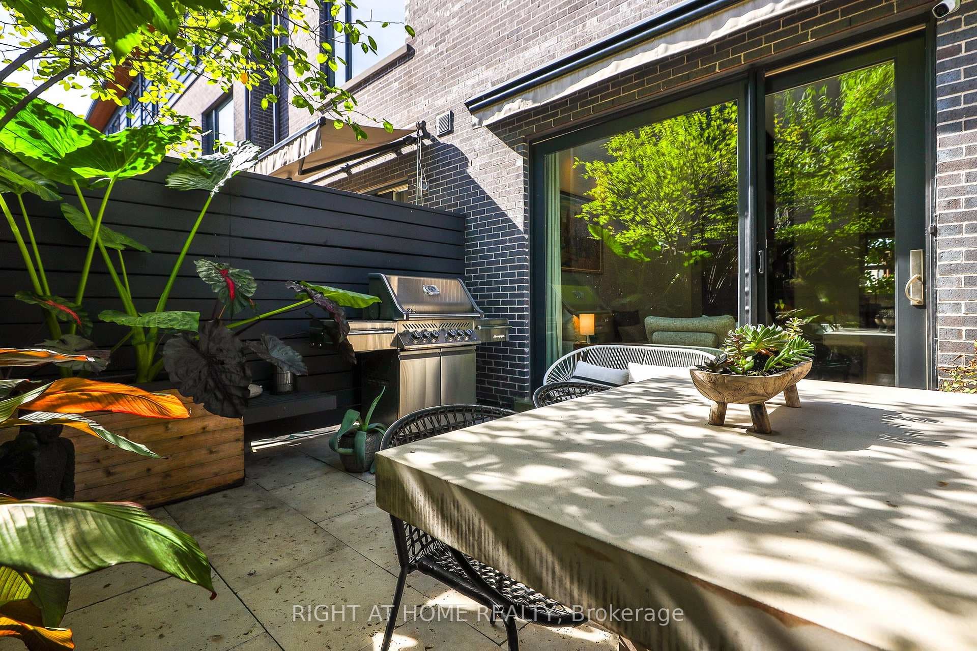 231 Claremont Street photo 10