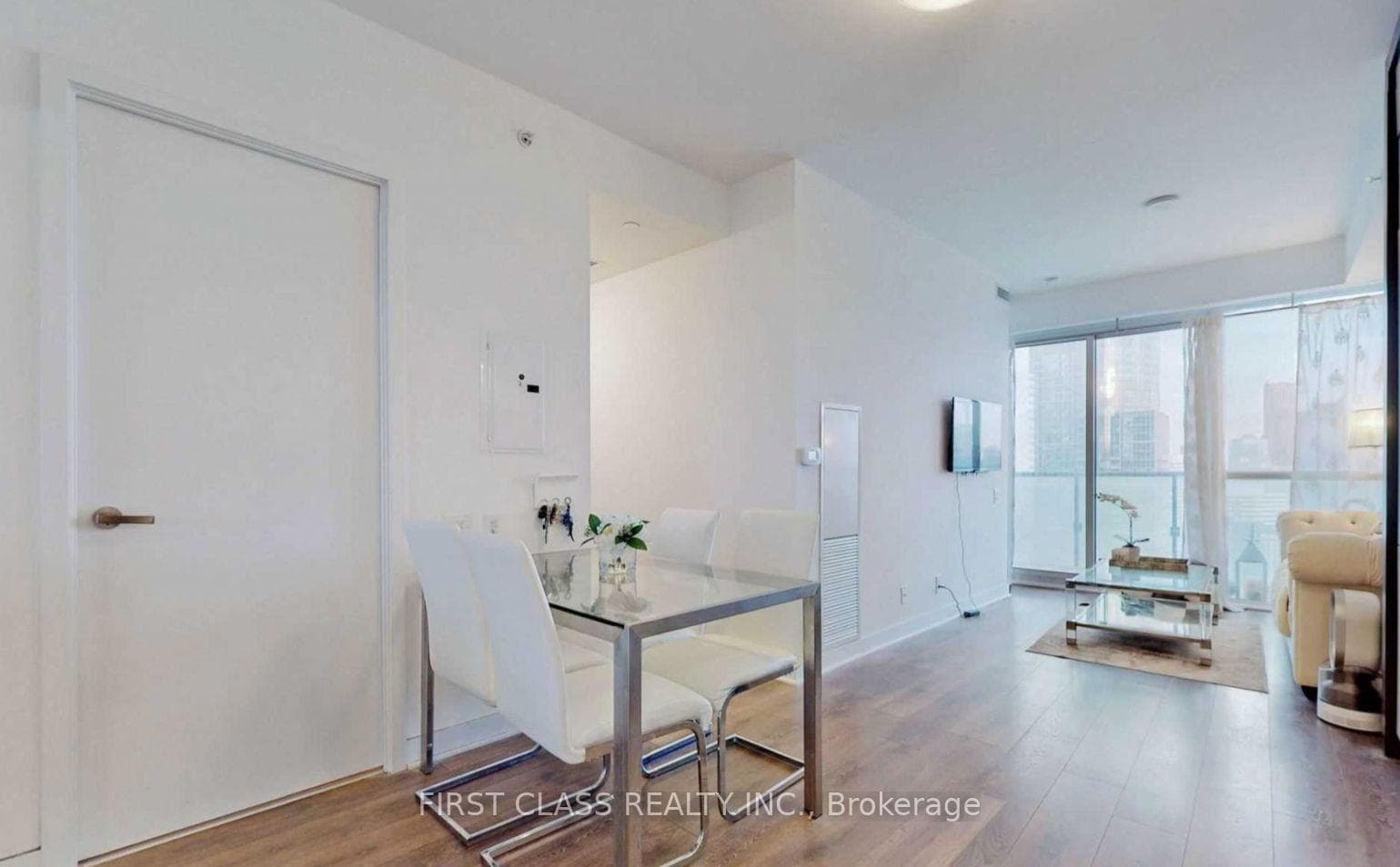 15 Grenville Street Unit 4202 photo 3