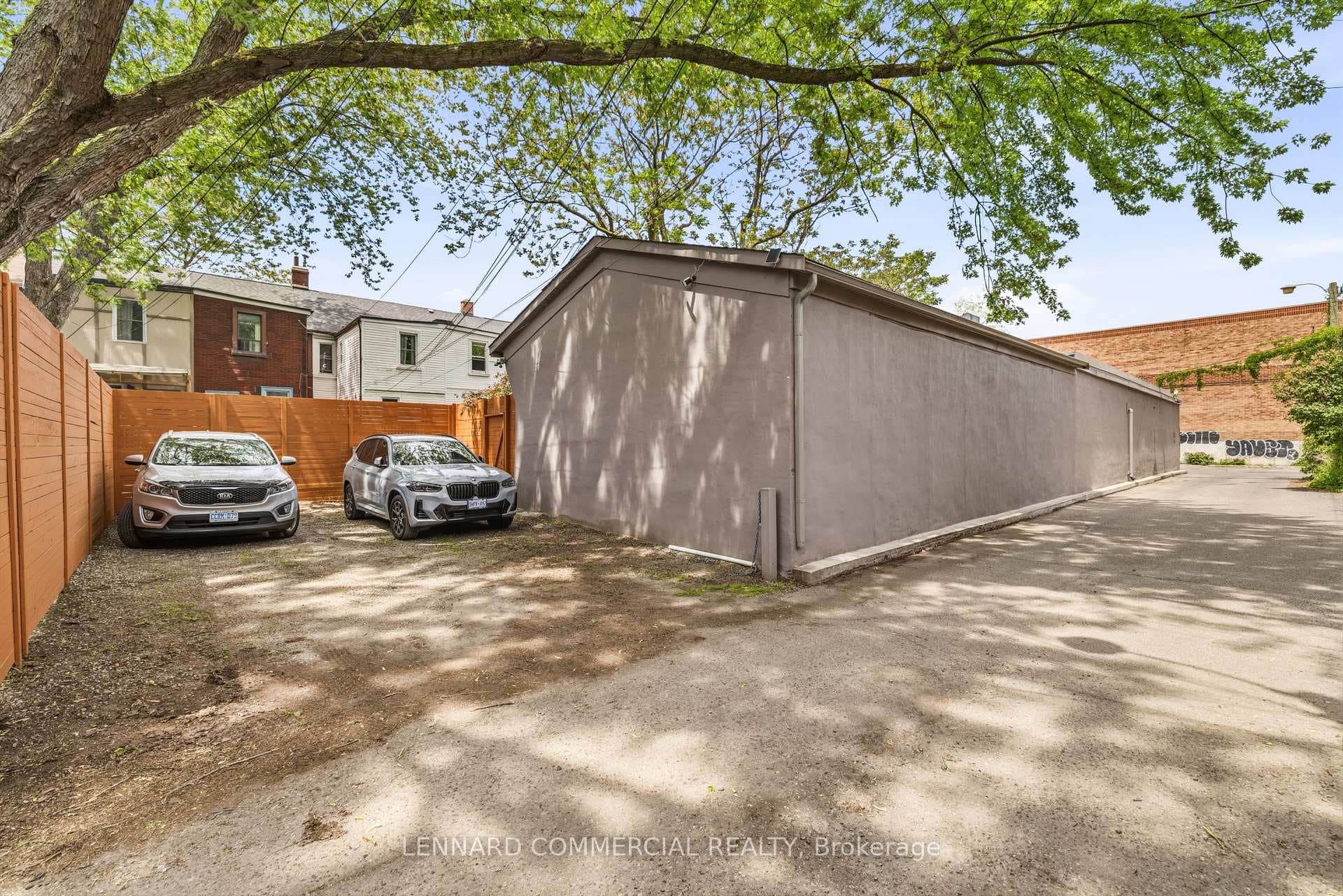 121 Logan Avenue photo 39