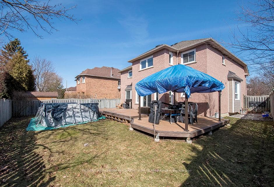 136 Elizabeth Street photo 40
