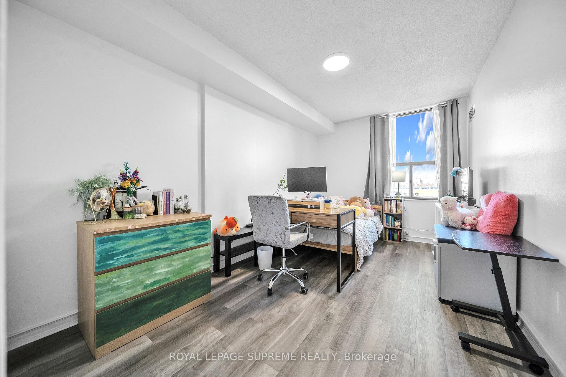 75 Emmett Avenue Unit 602 photo 38
