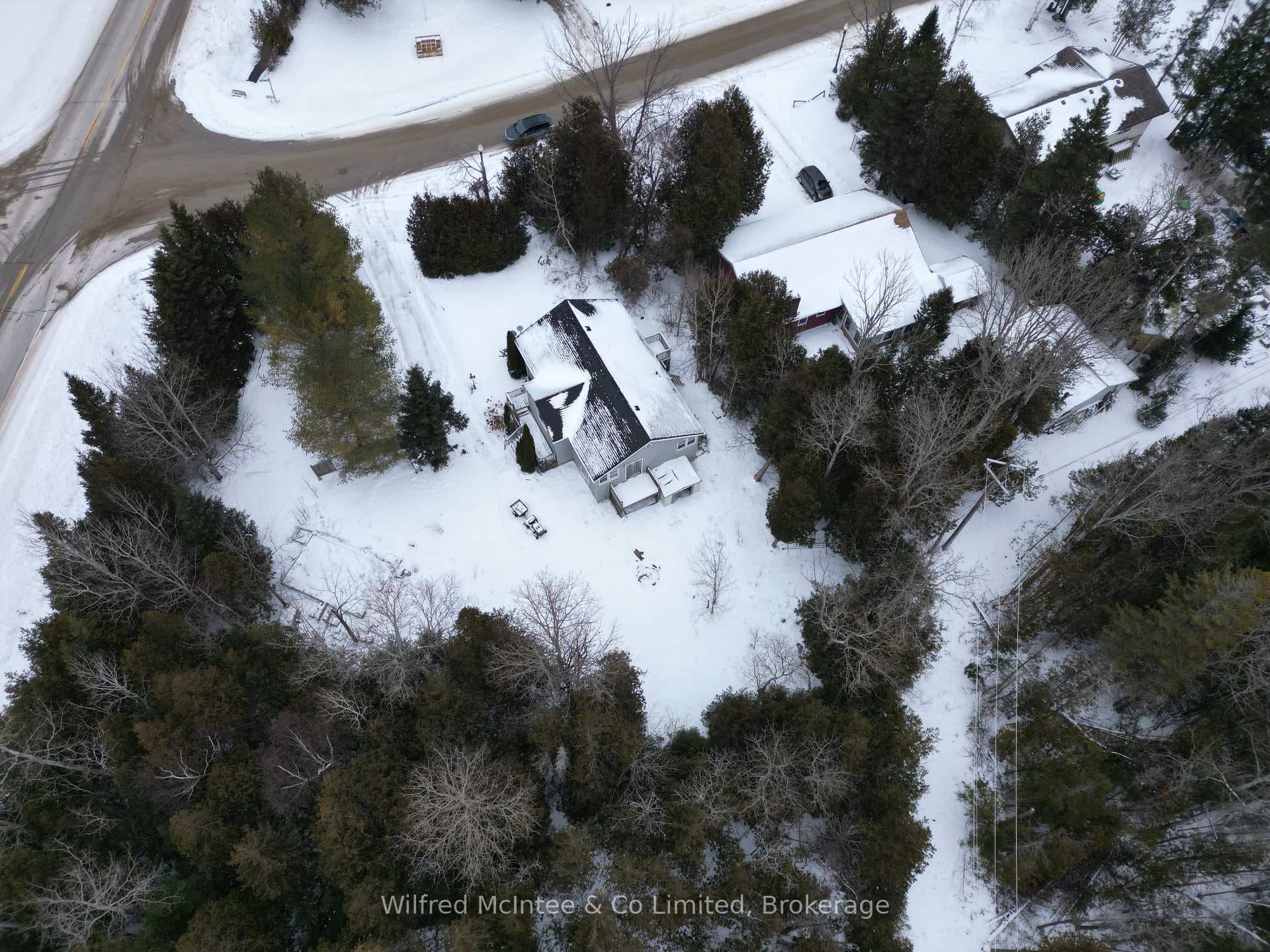 7 Ottawa Avenue photo 4