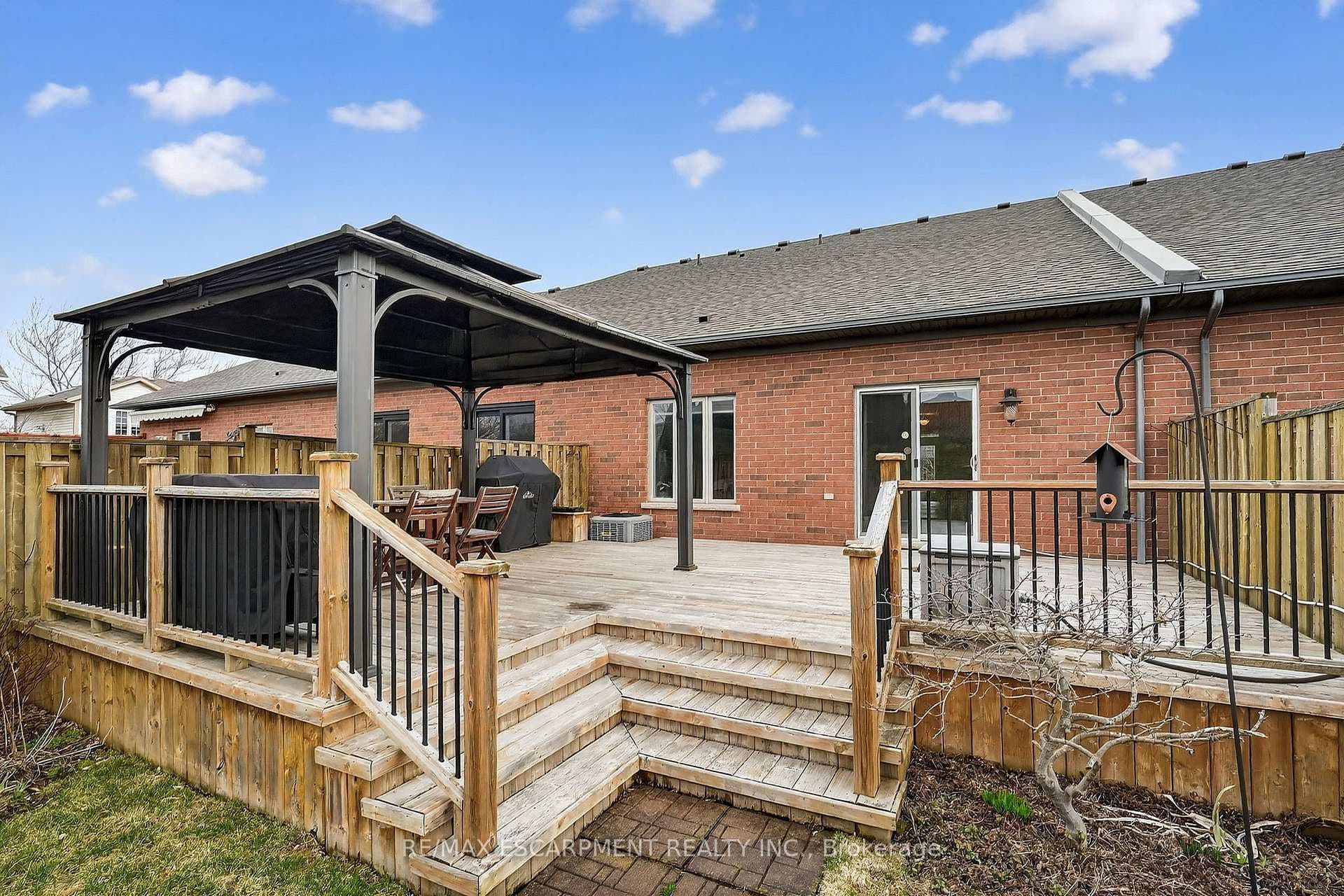 6 Conrad Place photo 38