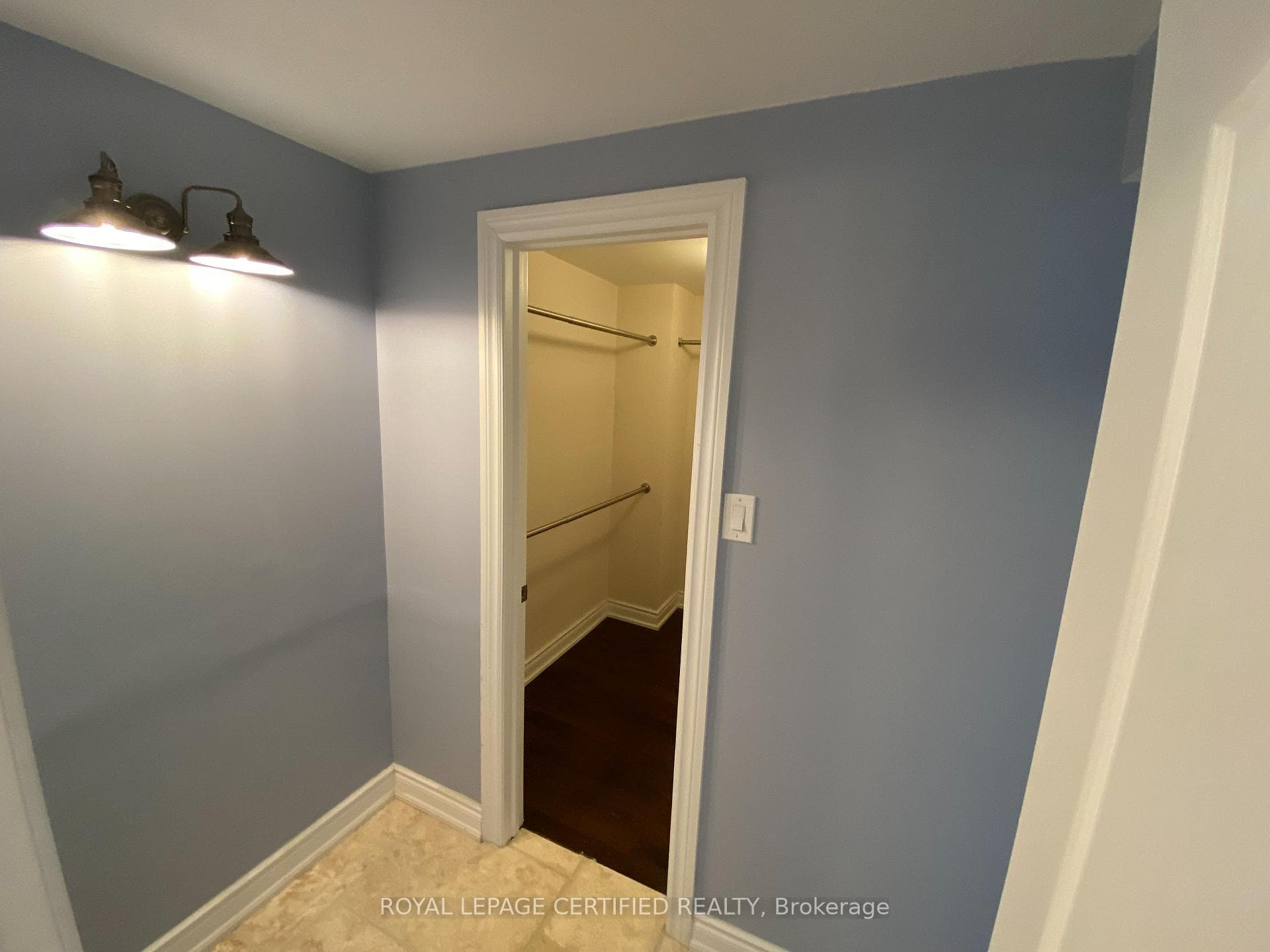 3221 Victoria Street Unit Upper photo 18