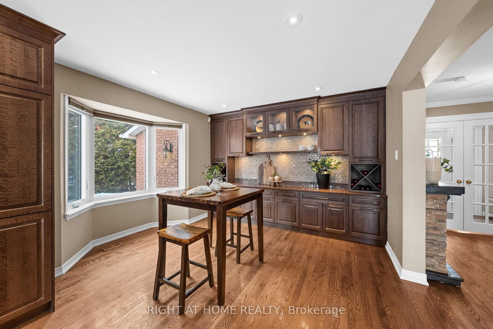 21 SLADE Crescent photo 8