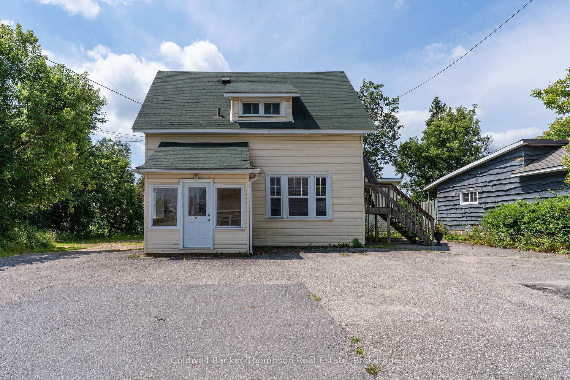 135 Ontario Street photo 25