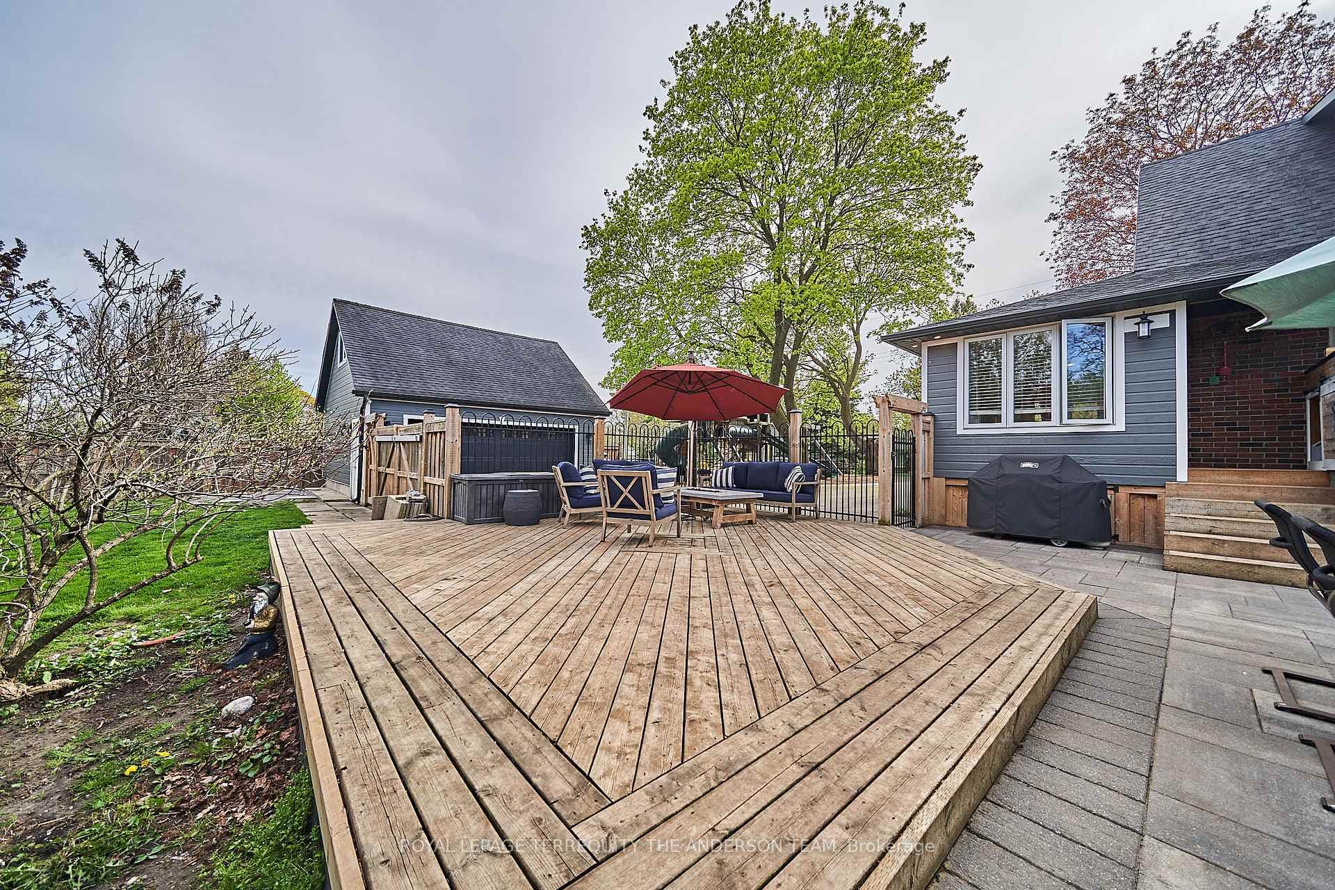 121 Hazelwood Drive photo 40