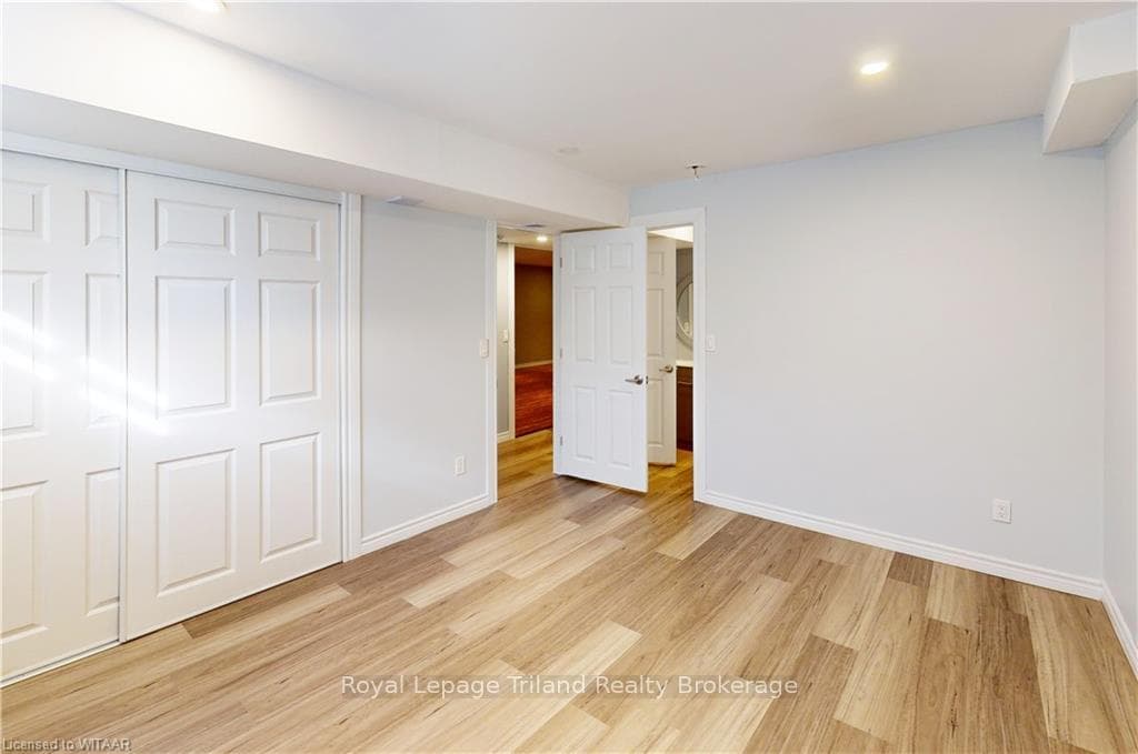 619 SOUTHWOOD Way photo 25