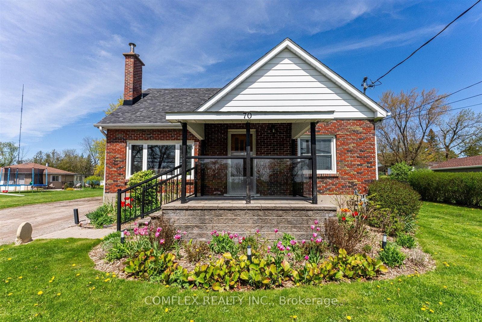 70 Valleyview Avenue photo 2