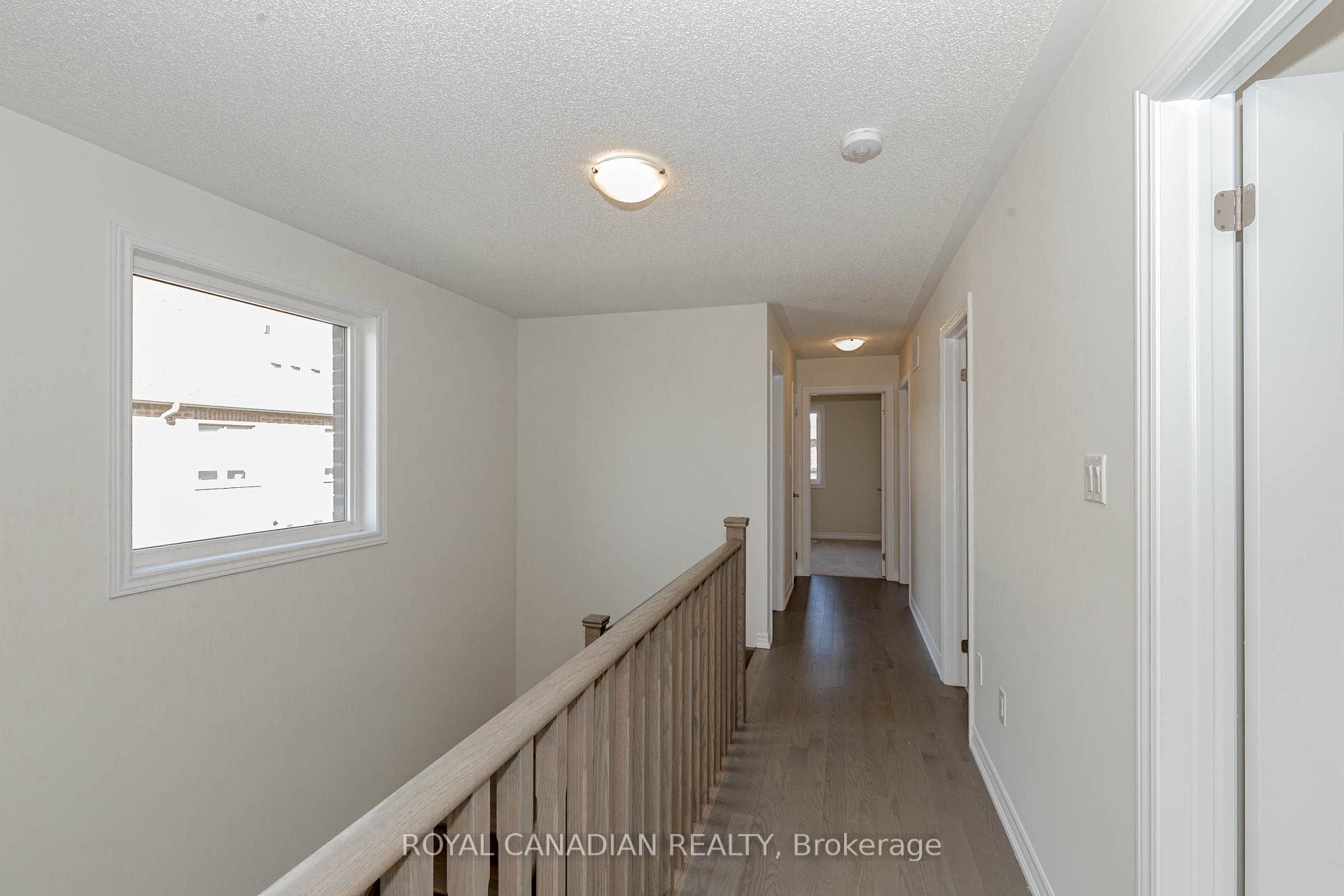 2 Molnar Crescent photo 20
