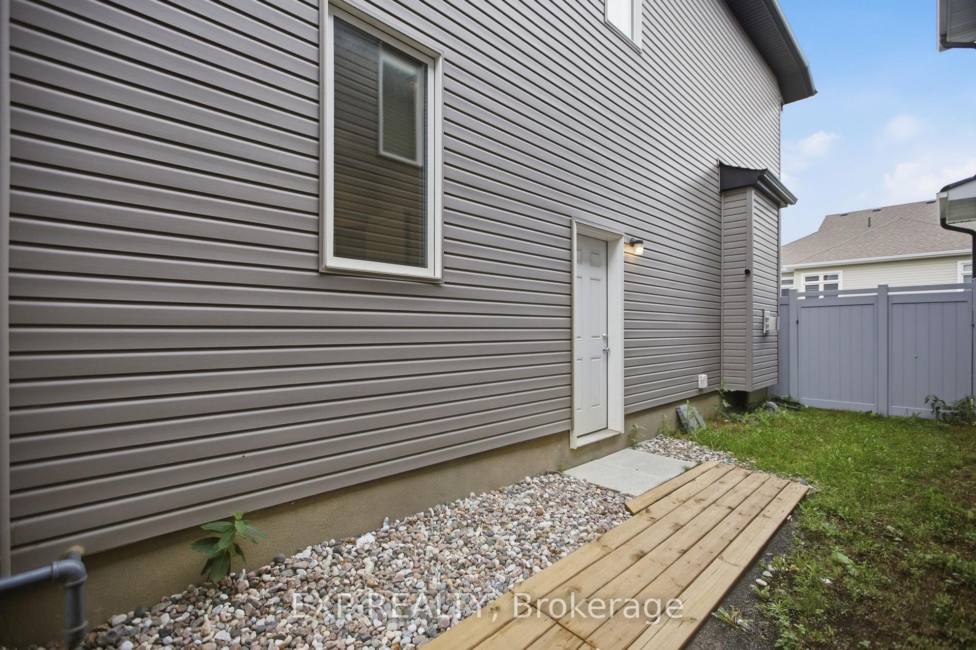 846 Sendero Way photo 25
