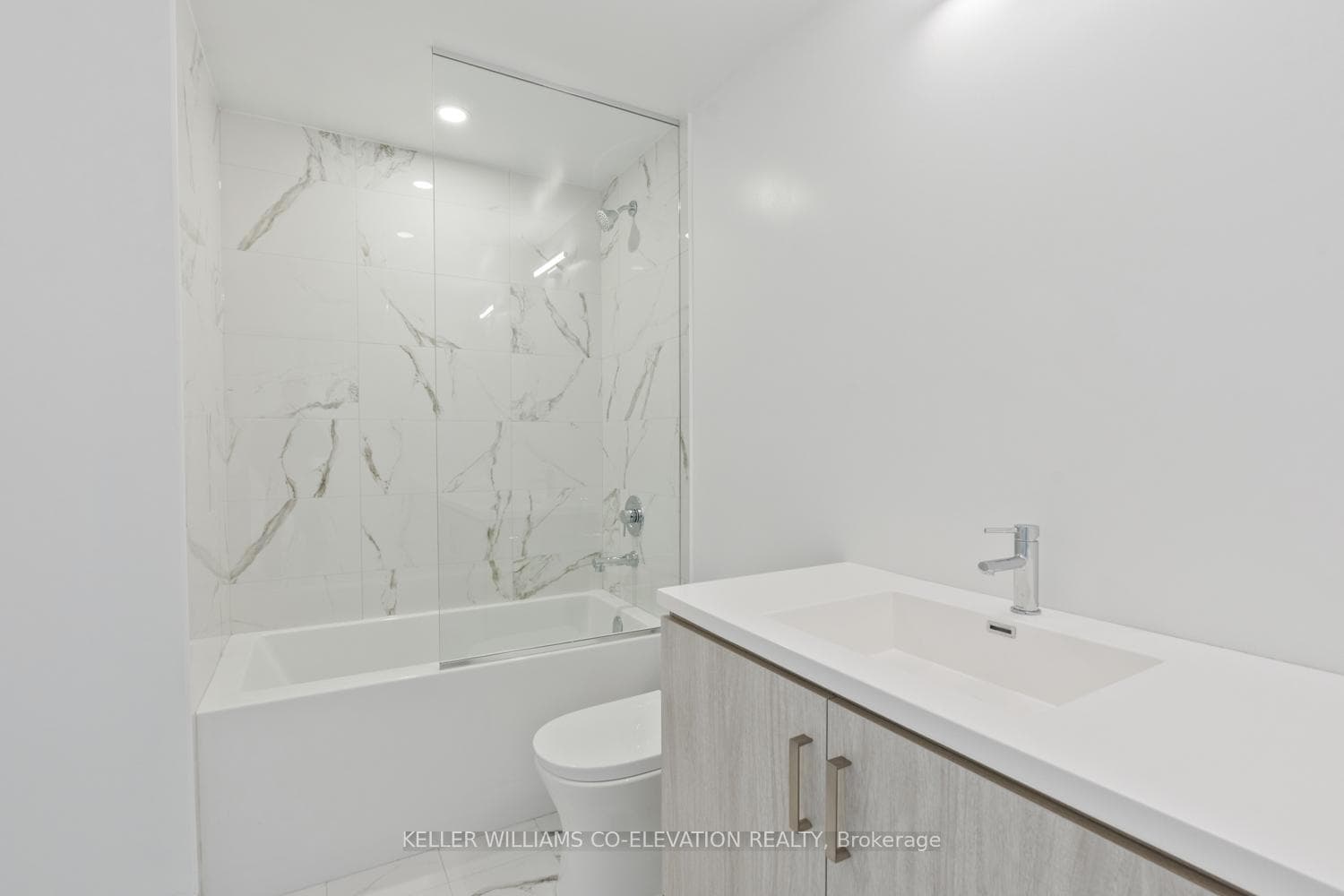 60 Honeycrisp Crescent Unit 720 photo 9