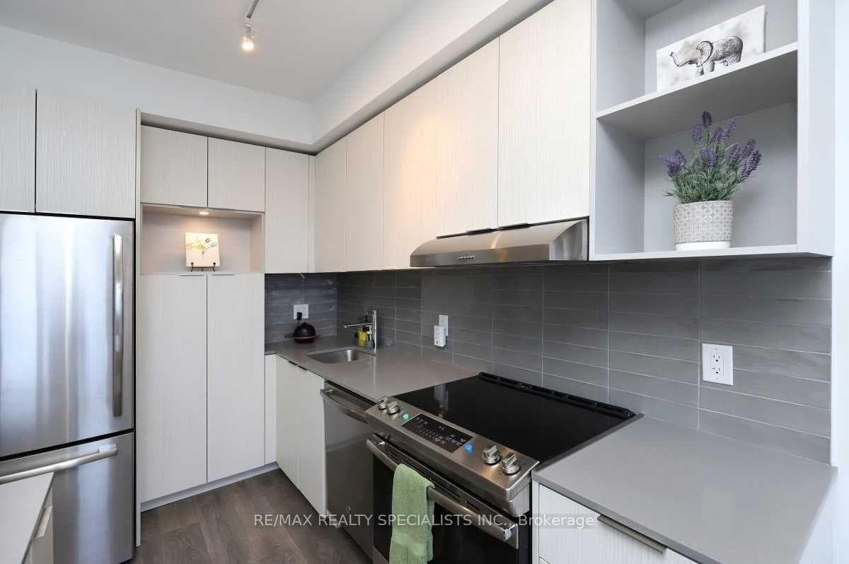 2520 Eglinton Avenue Unit 1313 photo 10