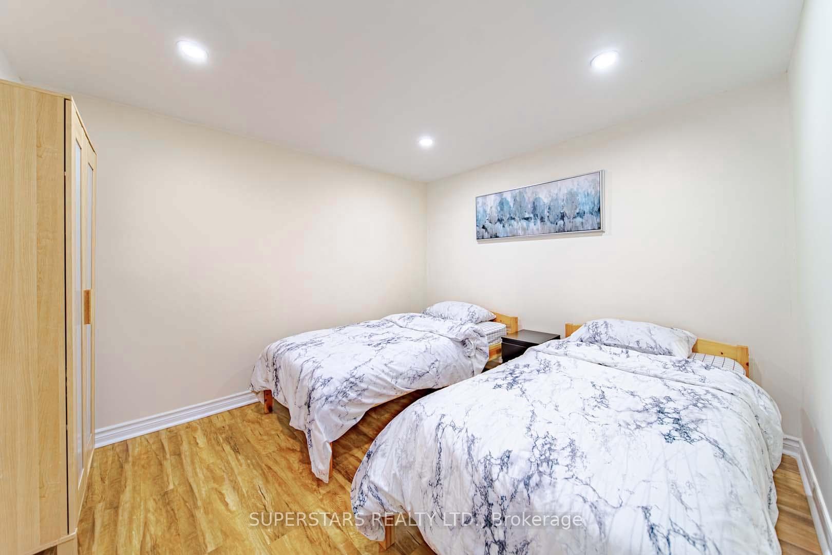 128 Kingston Road photo 33
