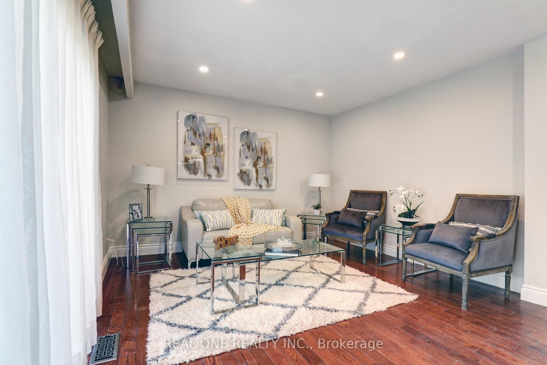 358 Carnaby Court photo 12
