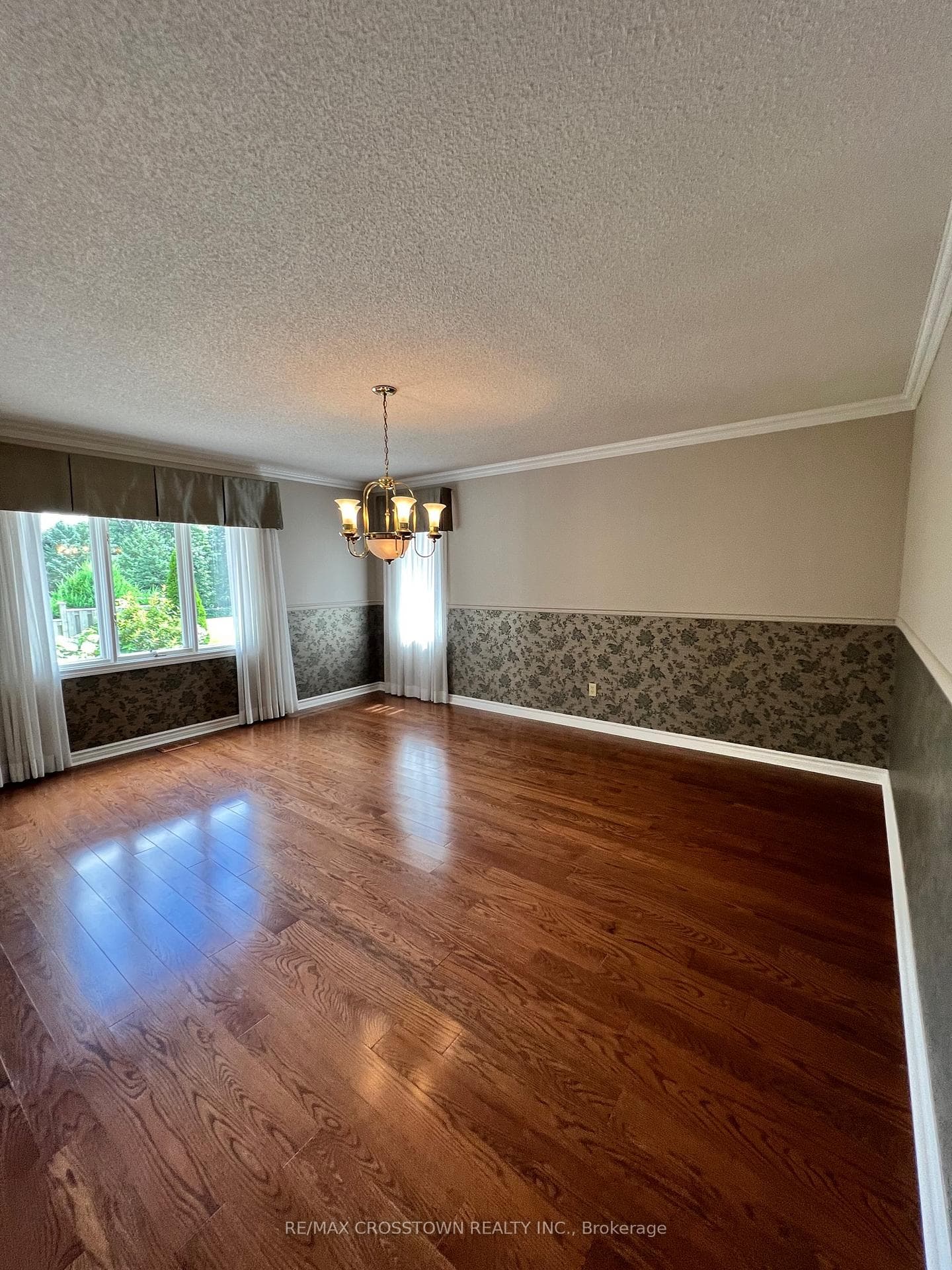 15 Dobson Court photo 6