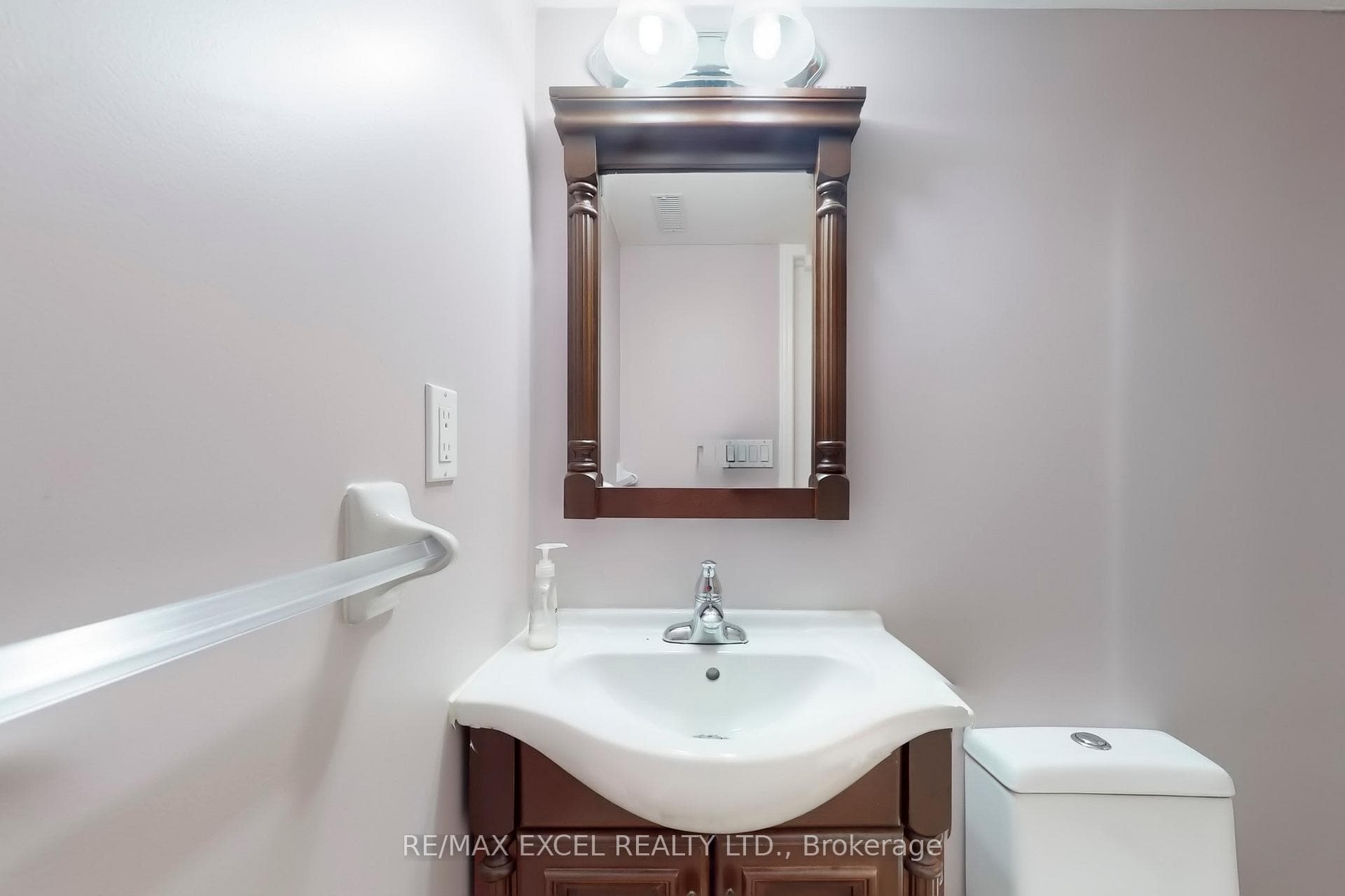48 Goldenwood Crescent photo 31