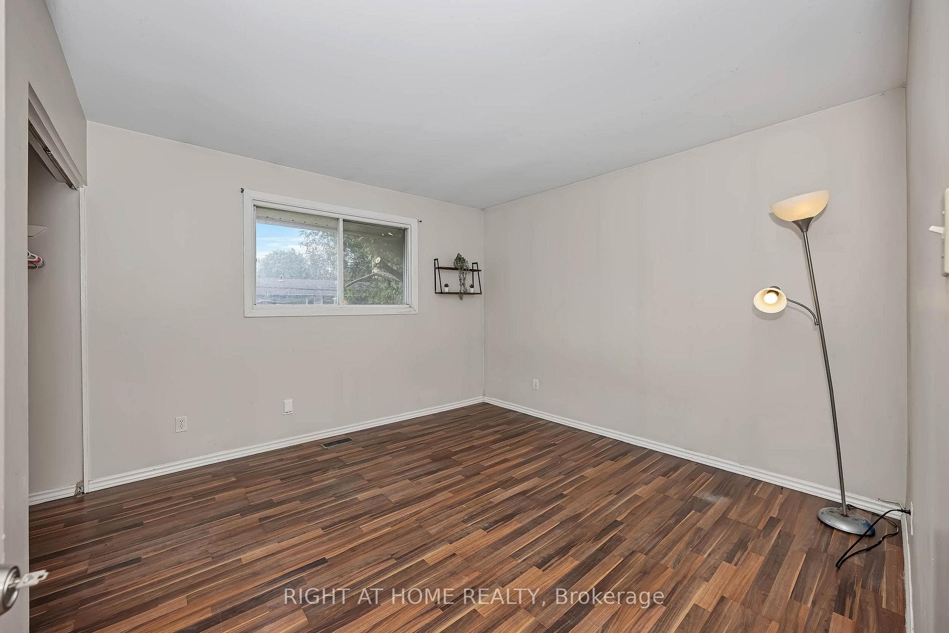 24 Largo Crescent photo 23
