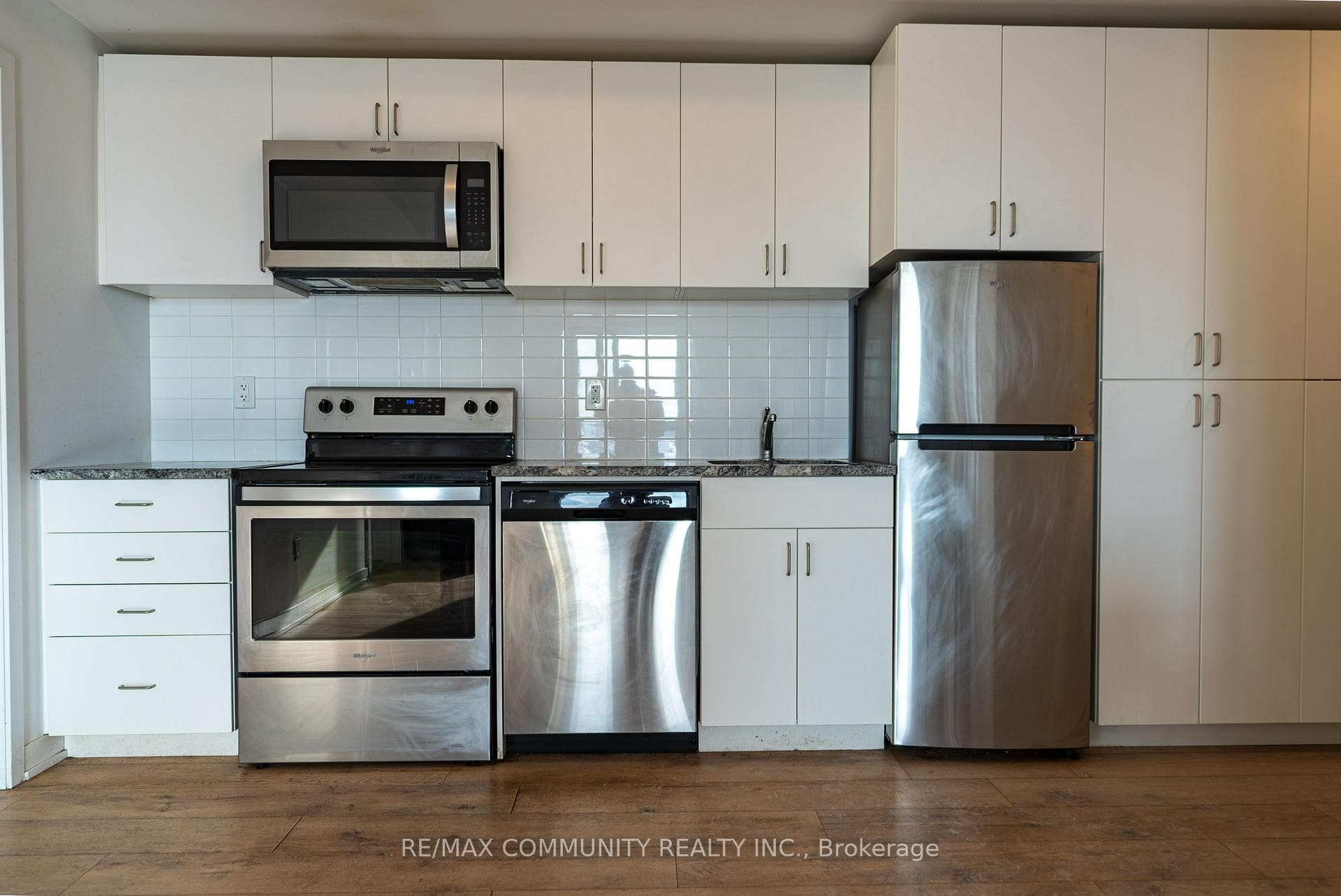 1800 Simcoe Street Unit 417 photo 7