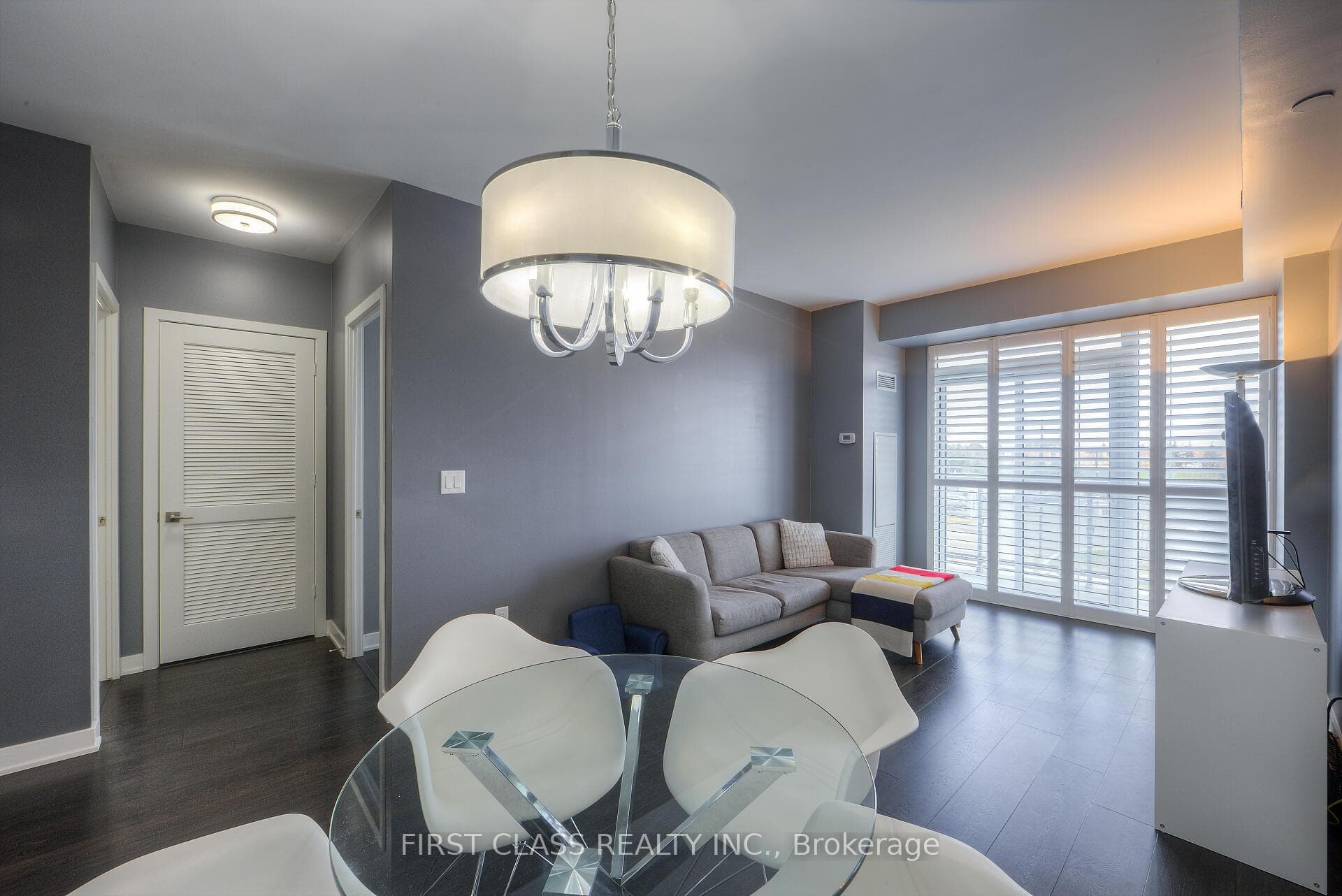 4633 Glen Erin Drive Unit 207 photo 6