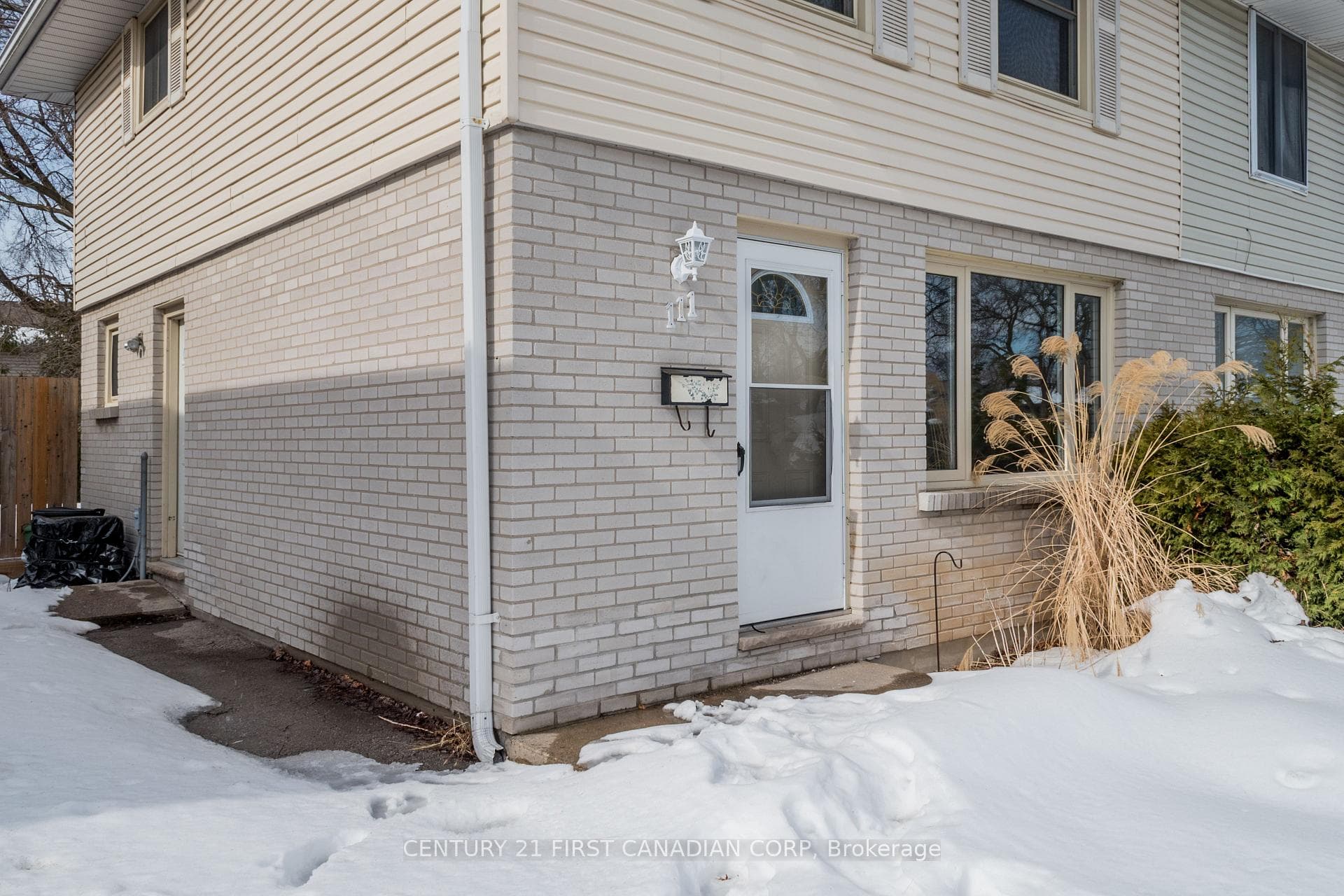 111 Woodrow Crescent photo 1