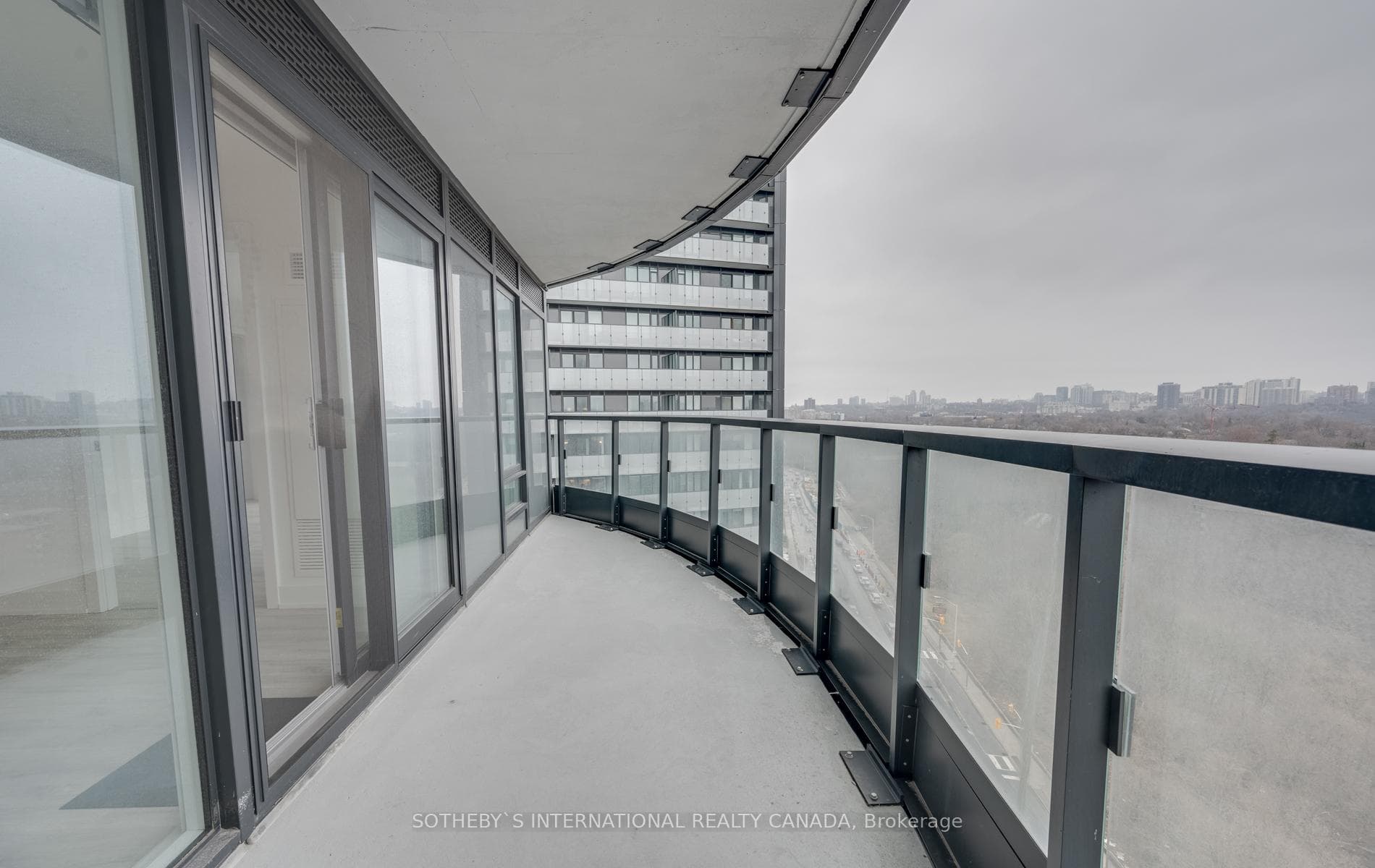 585 Bloor Street Unit 1323 photo 17