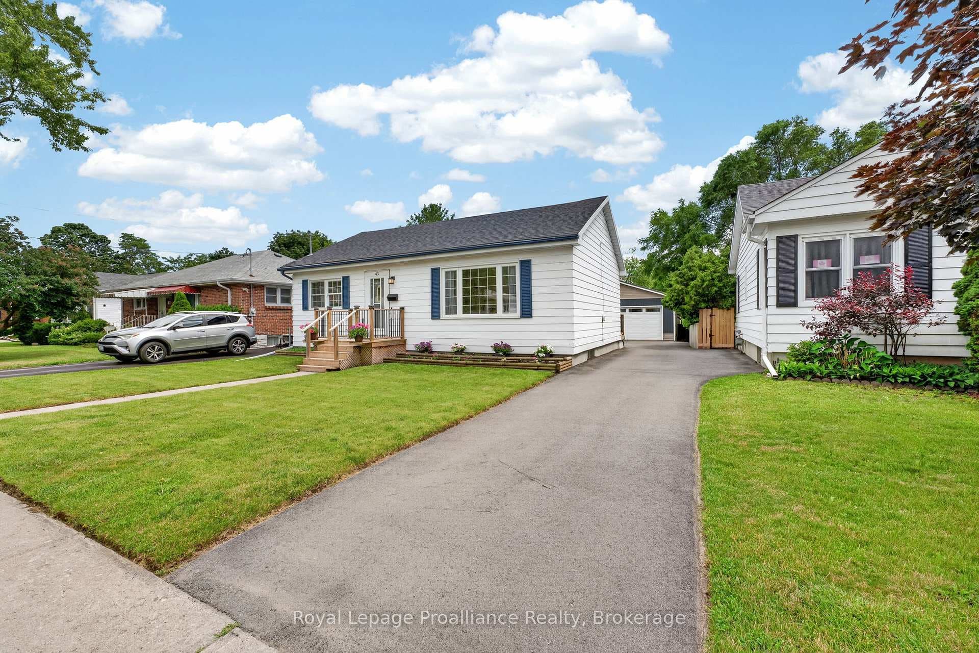43 Hastings Drive photo 2