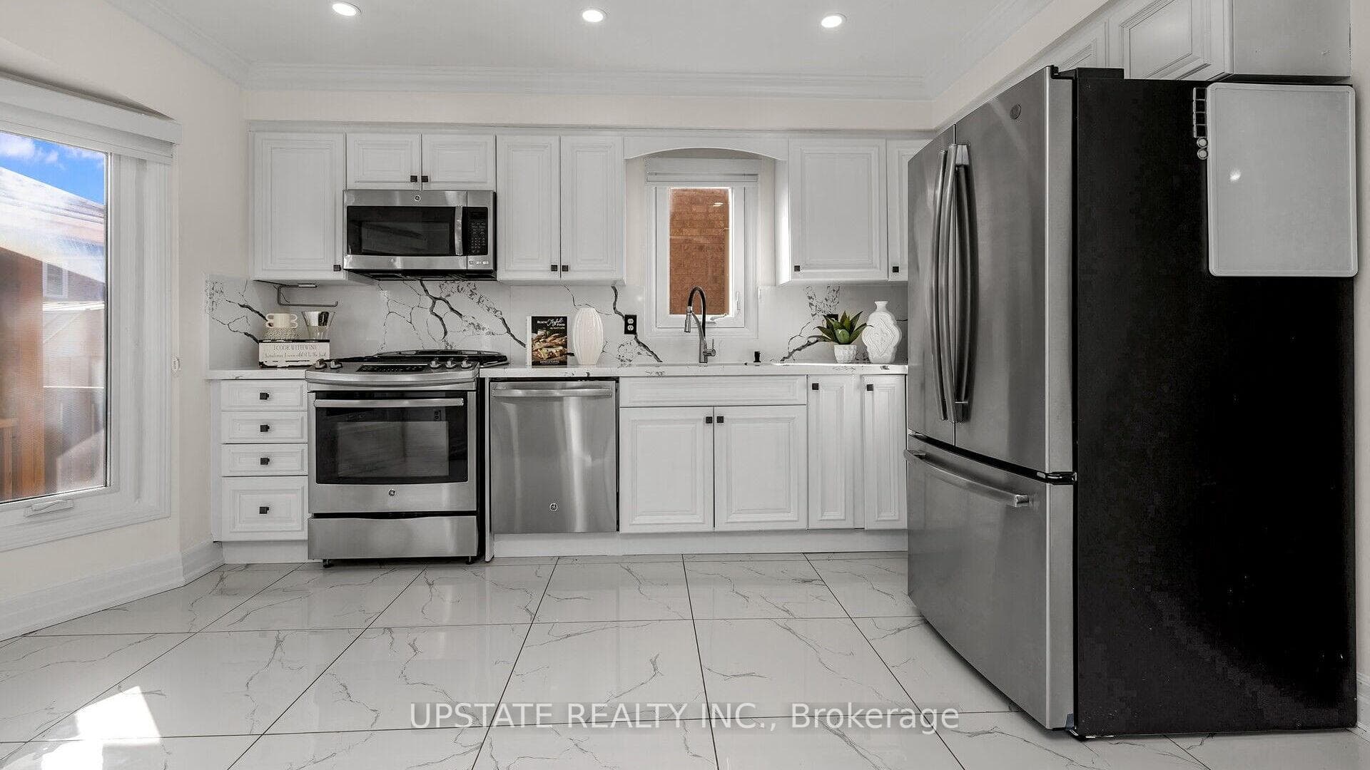 40 Hood Crescent photo 12
