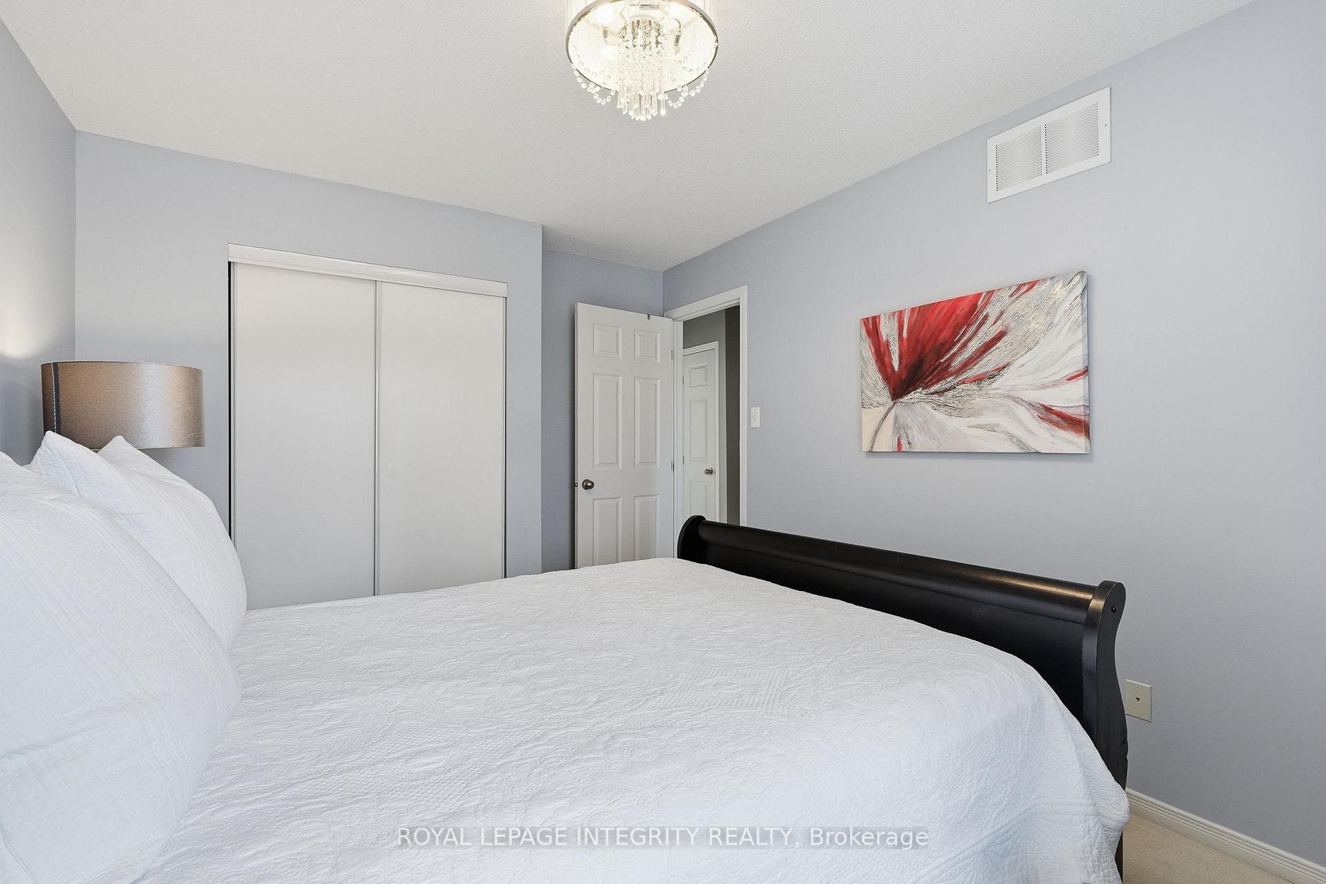 1073 Brasseur Crescent photo 20