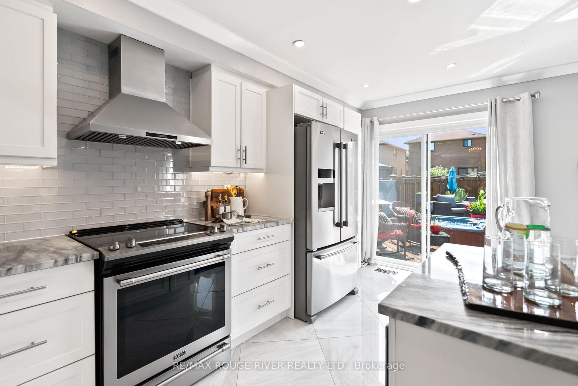 114 Stagemaster Crescent photo 11