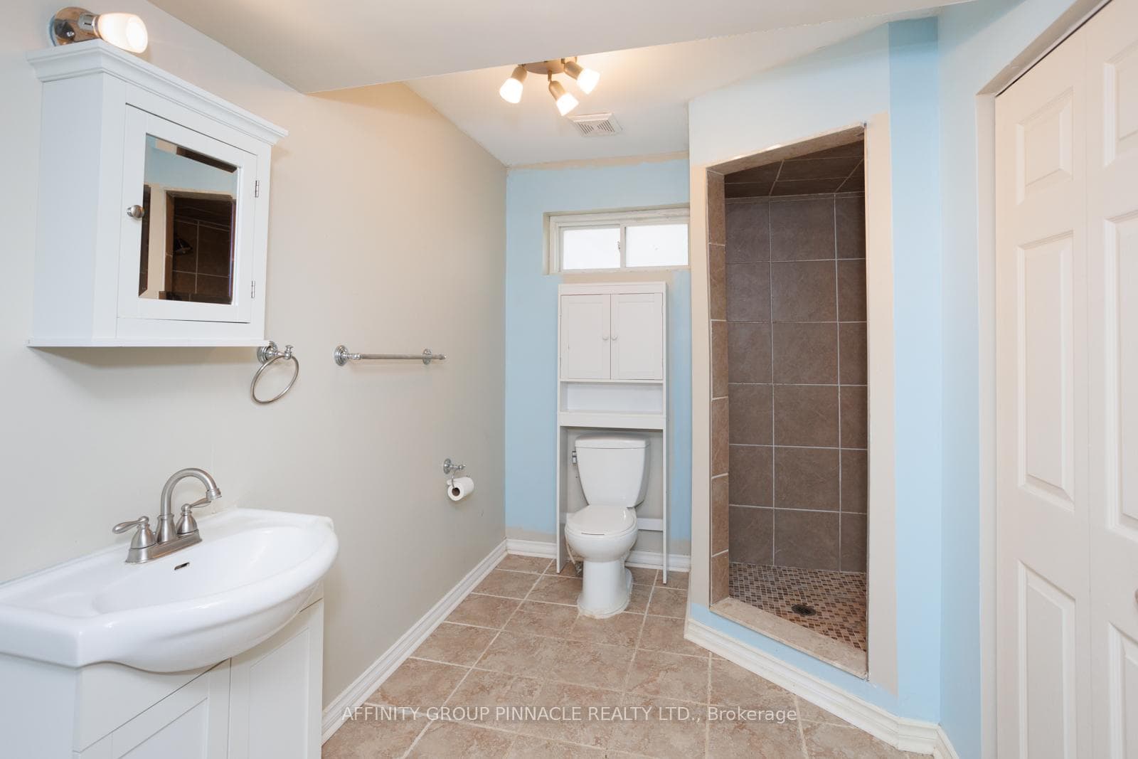 86 Cook Street photo 33
