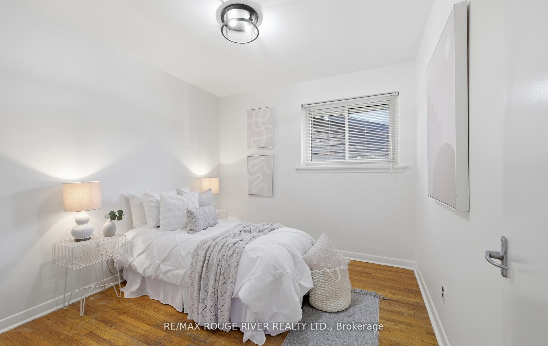 114 Rochman Boulevard photo 10