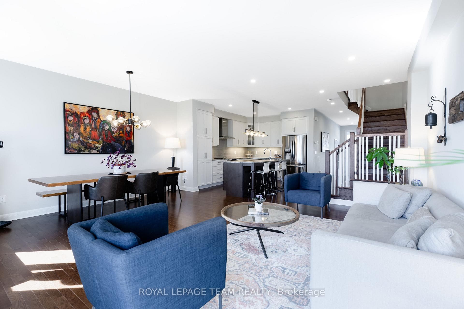 86 Escarpment Crescent photo 28