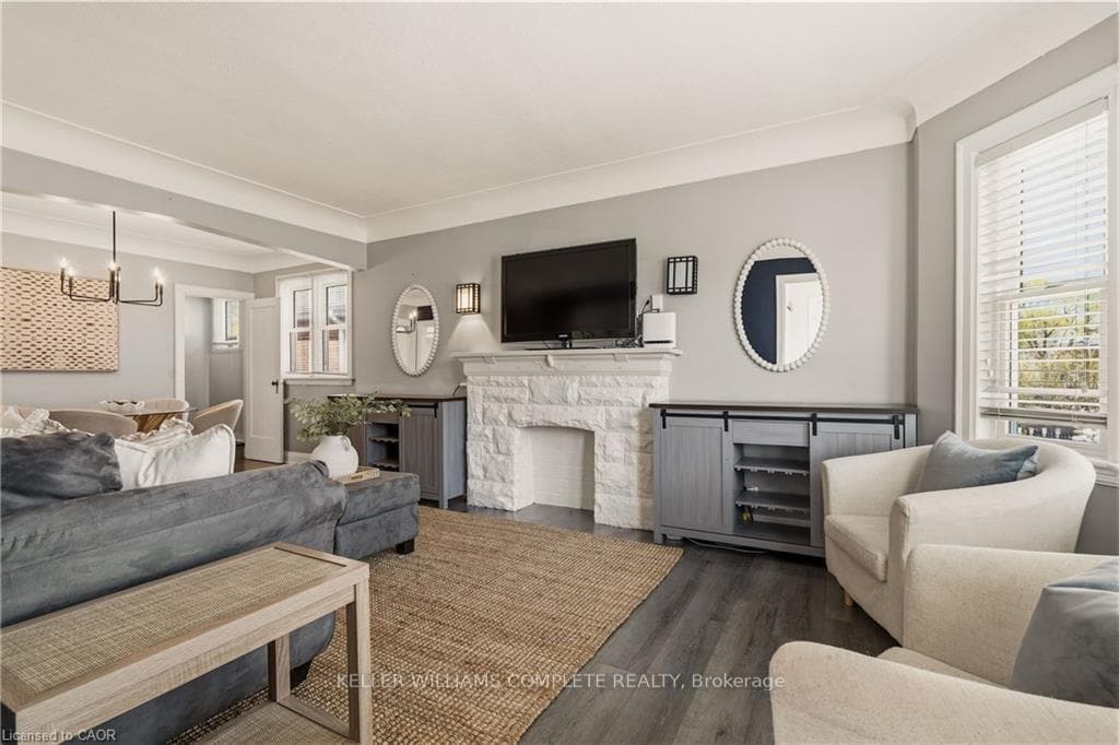 148 Huxley Avenue photo 3