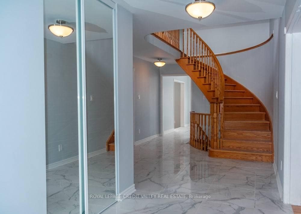 4 Lafleur Court photo 4