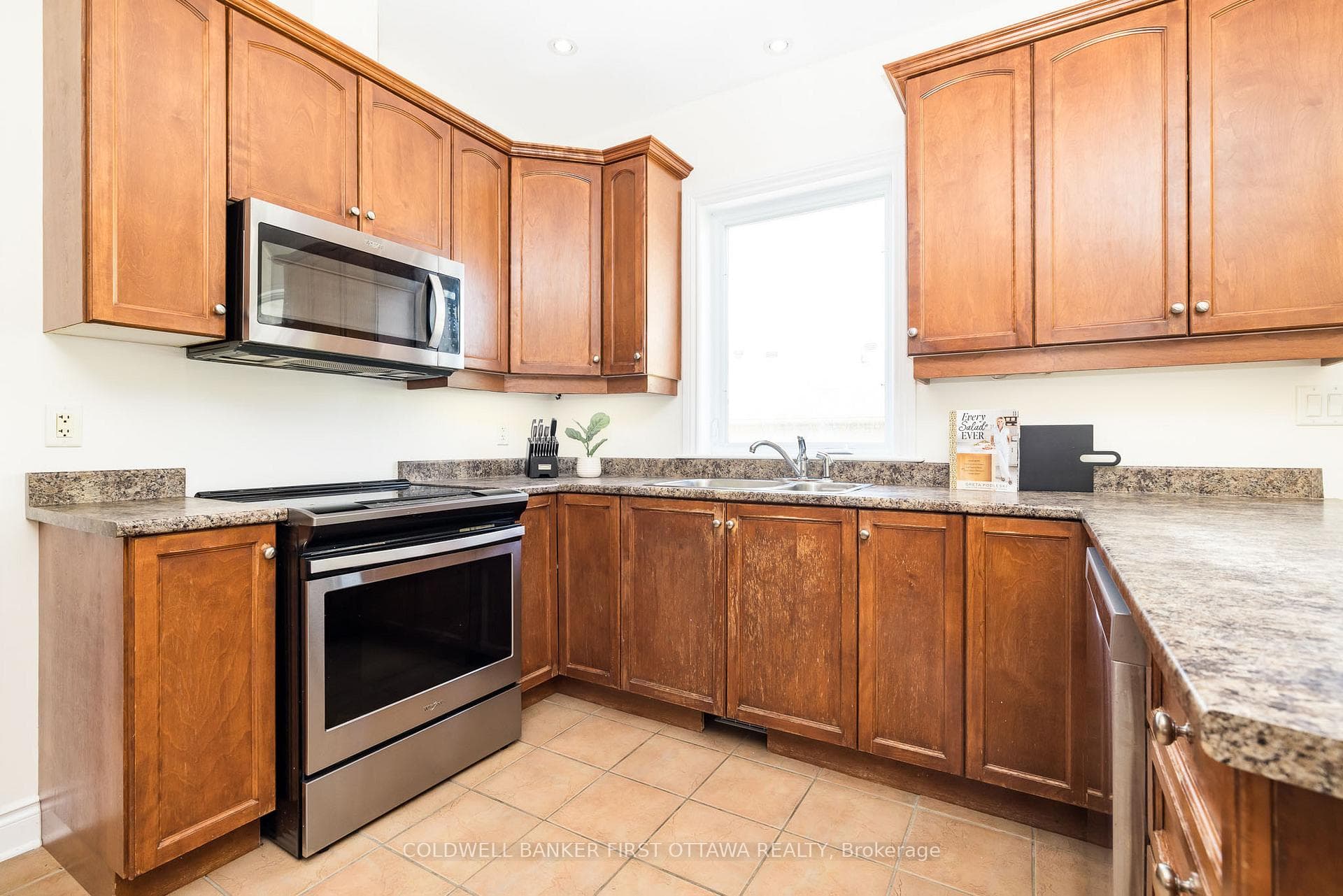 187 GLENNCASTLE Drive photo 14