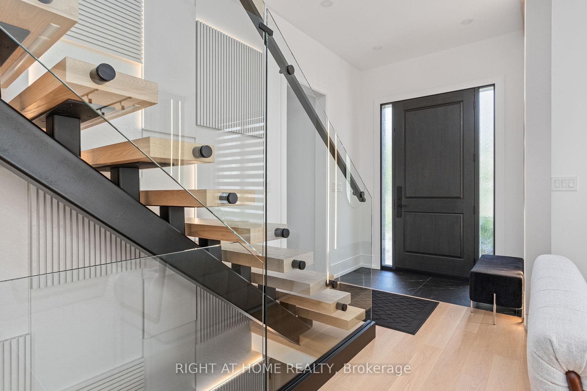 33 Thorndale Avenue photo 12