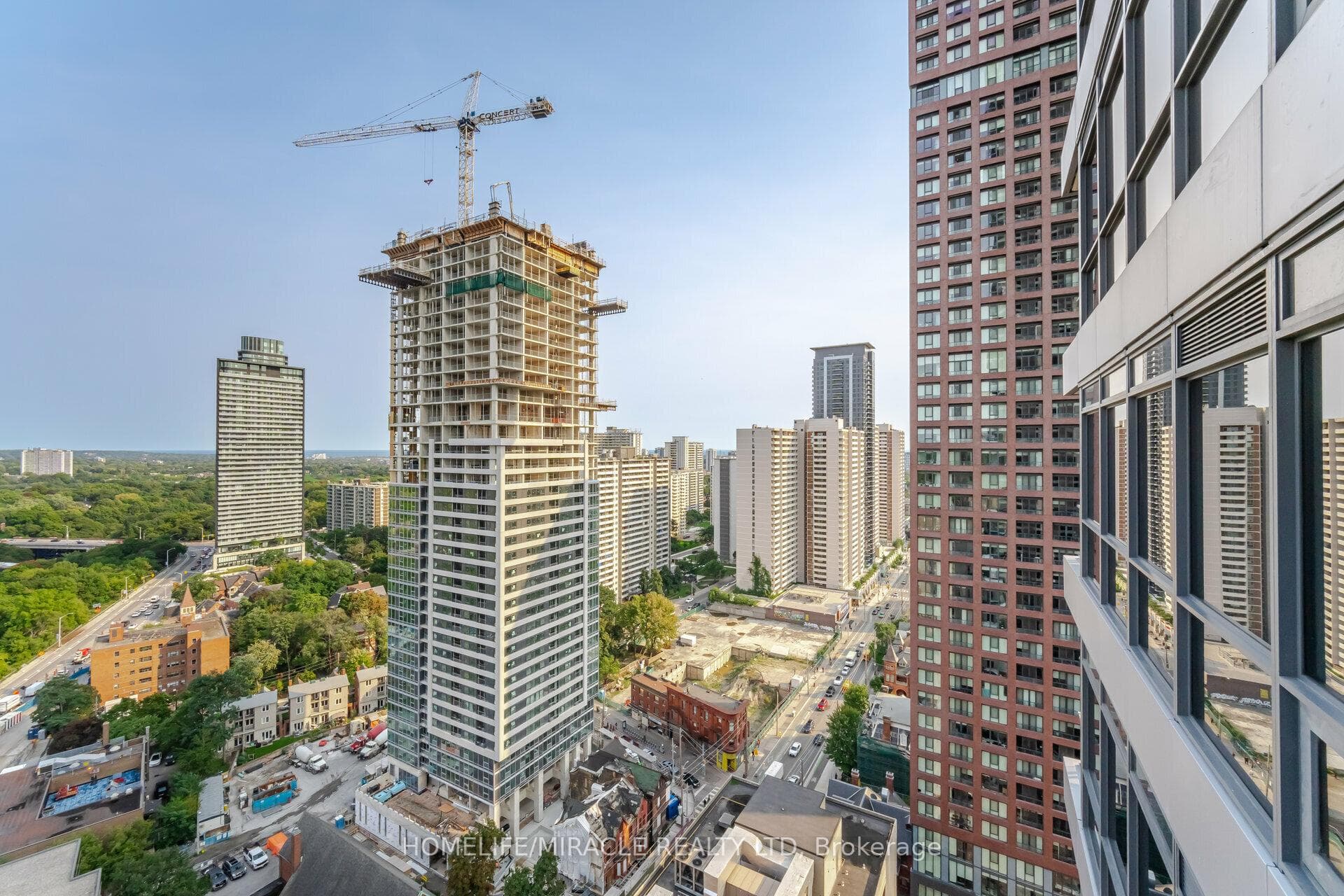 395 Bloor Street Unit 2110 photo 36