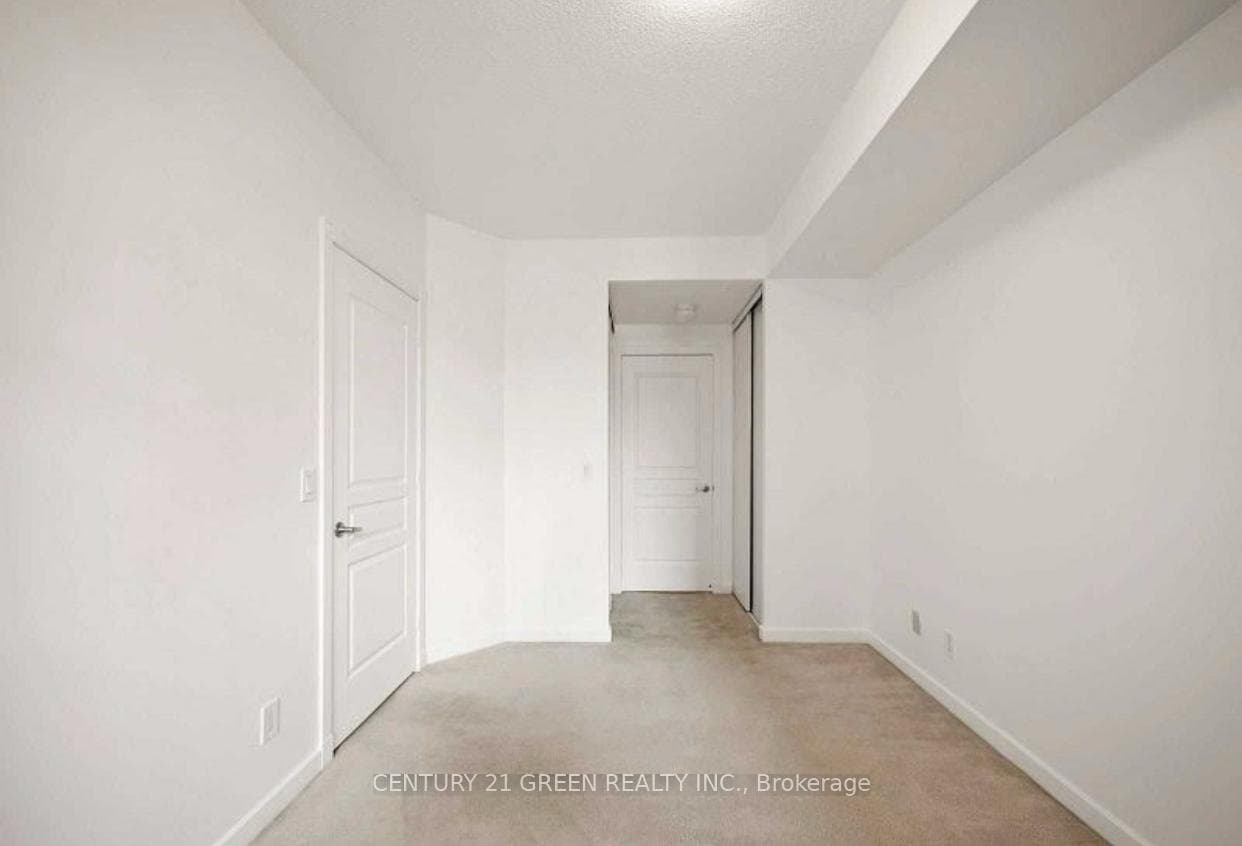 438 Richmond Street Unit 819 photo 13