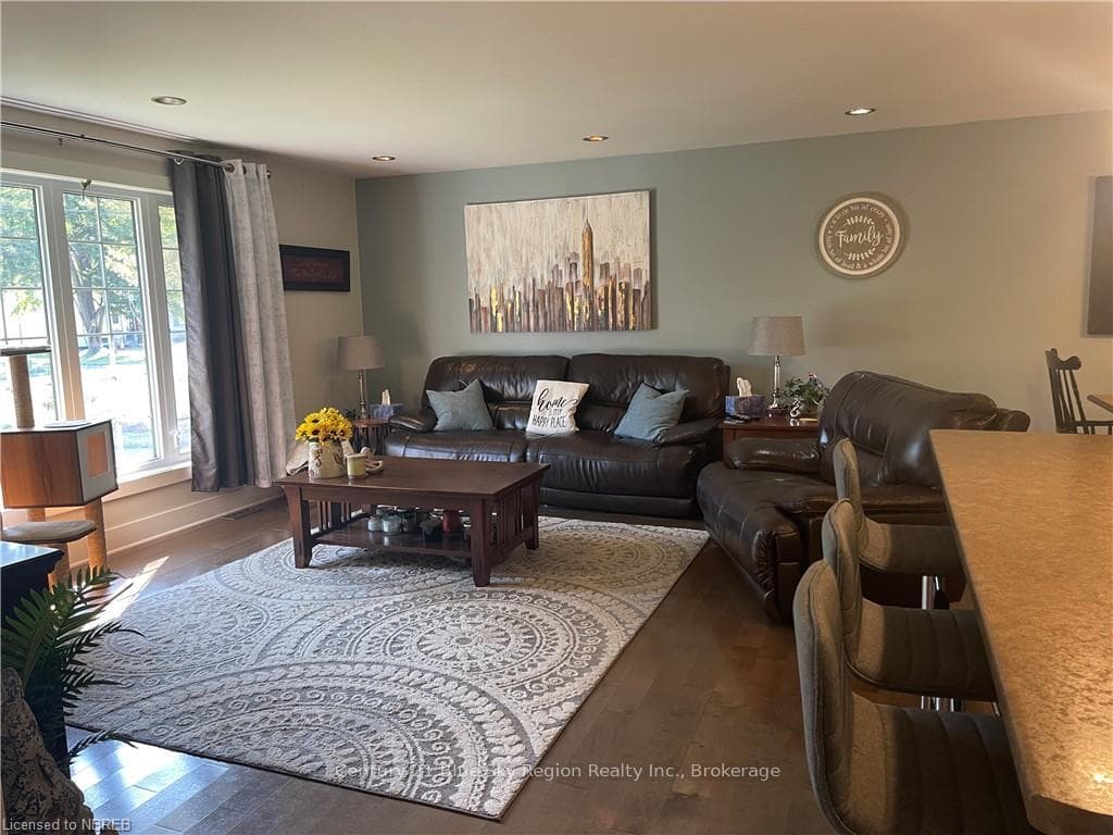 64 EGLINGTON Street photo 9