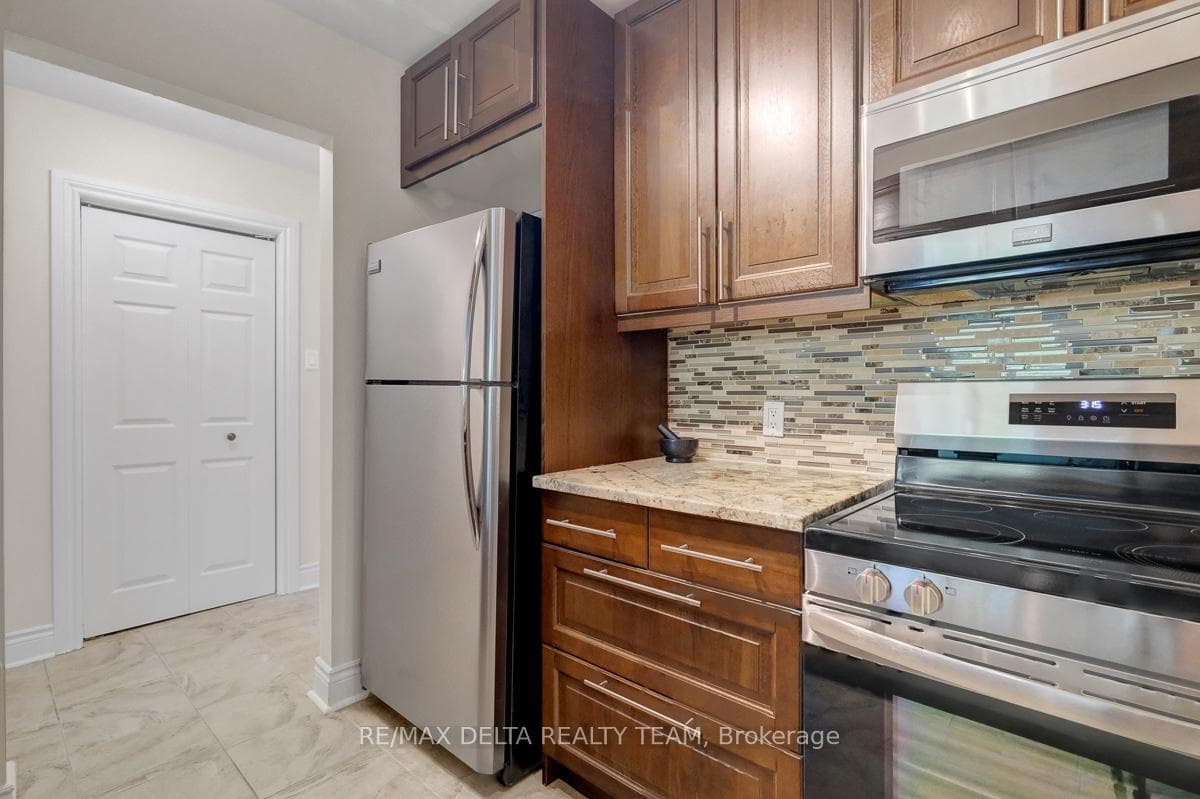 1099 Cadboro Road Unit 107 photo 15