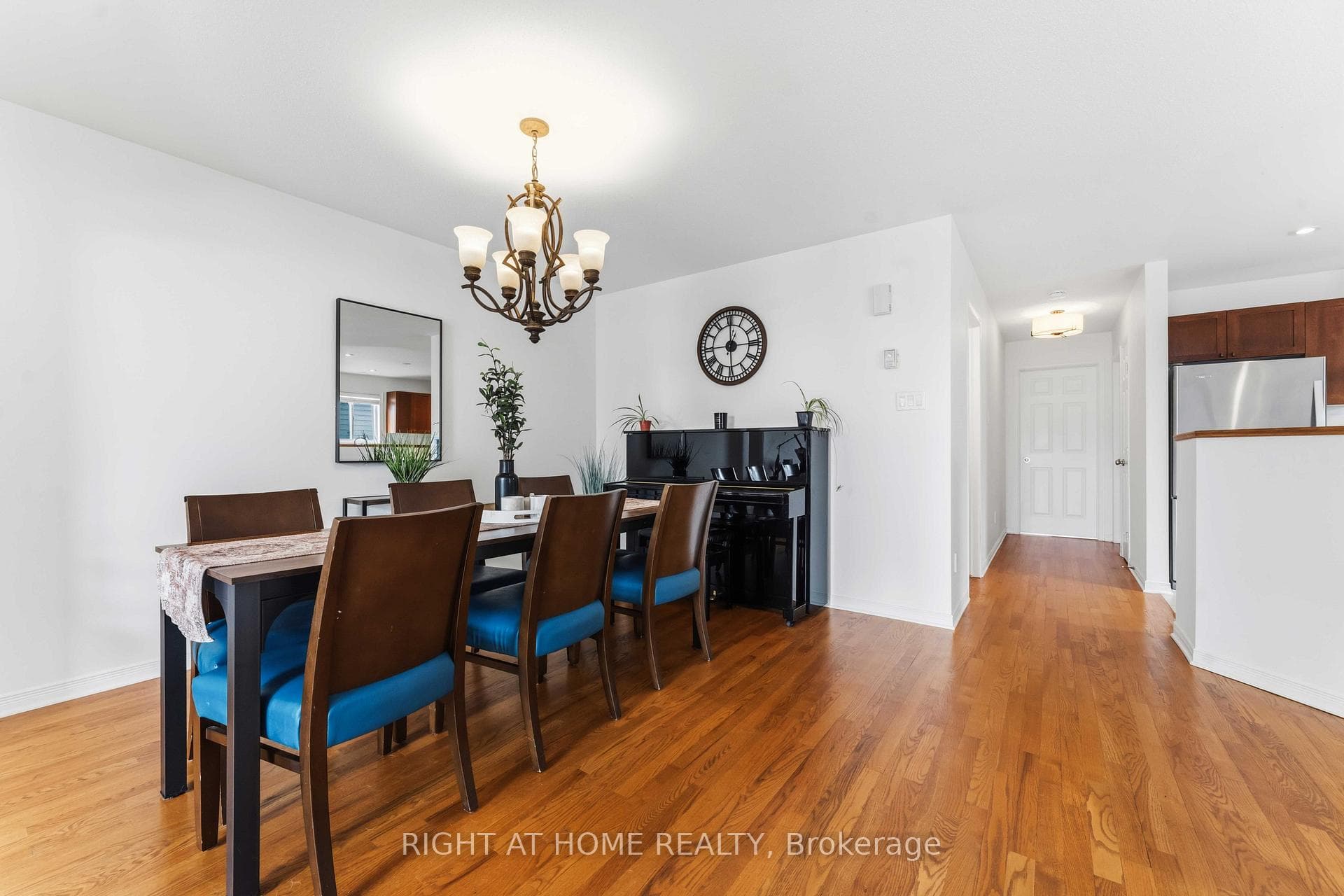 4 Castle Glen Crescent photo 13